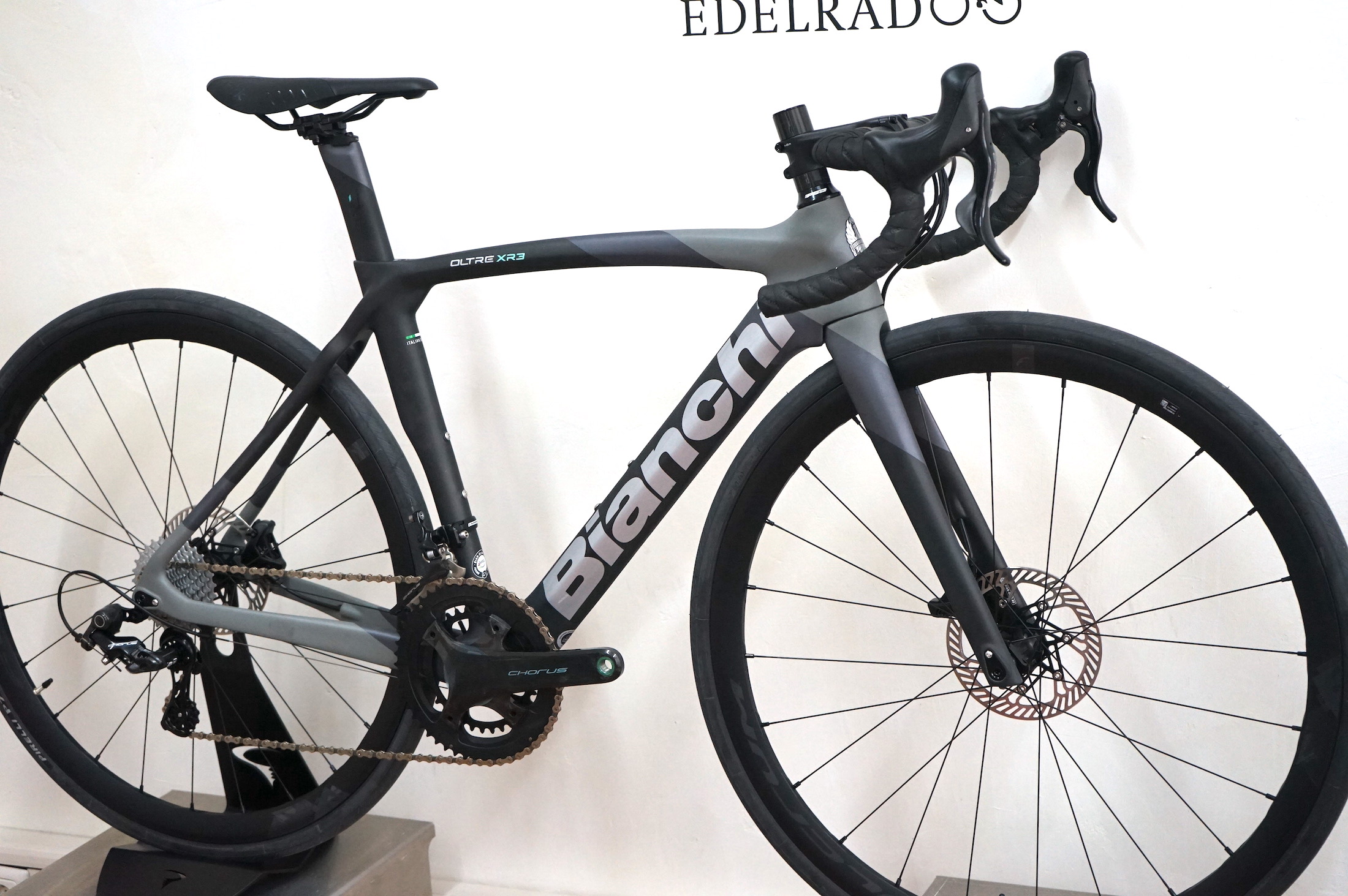 Bianchi OLTRE XR3 Chorus 2x12 (2023) XB - GRAPHITE RACE/GREY SHADE MATT