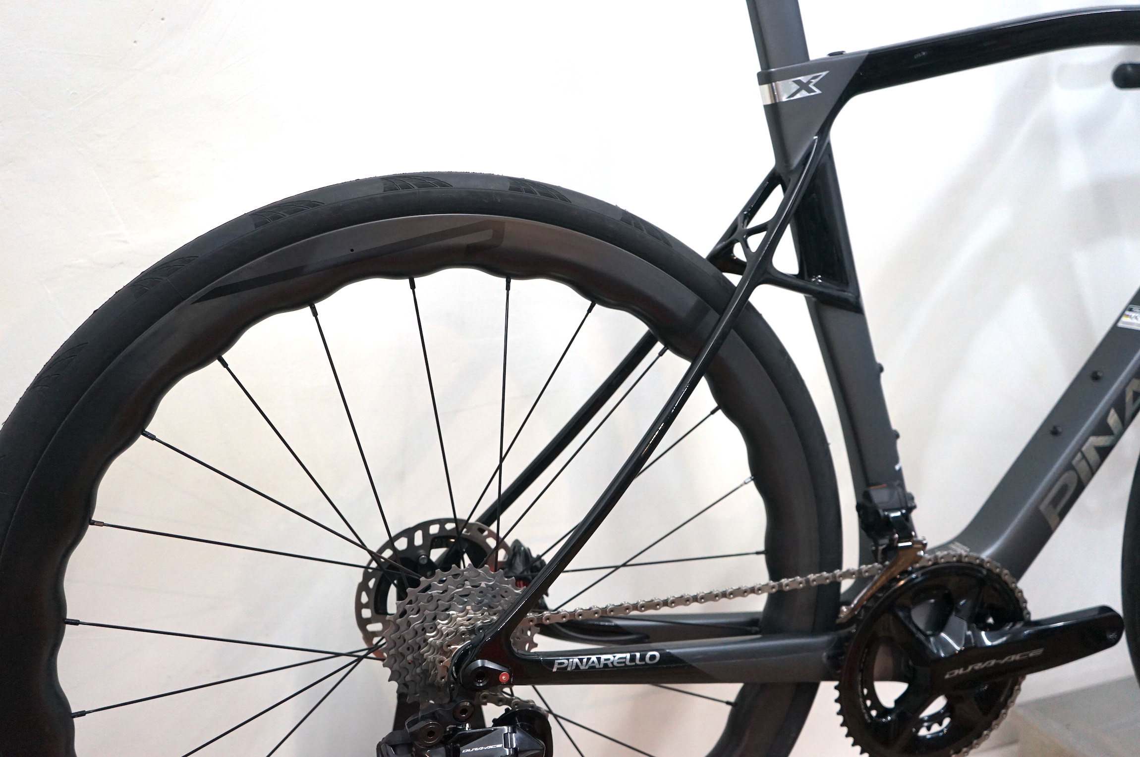 Pinarello DOGMA X disc (2024) DuraAce Di2 2x12 2x12 Princeton Grit 4540 (color CE202)