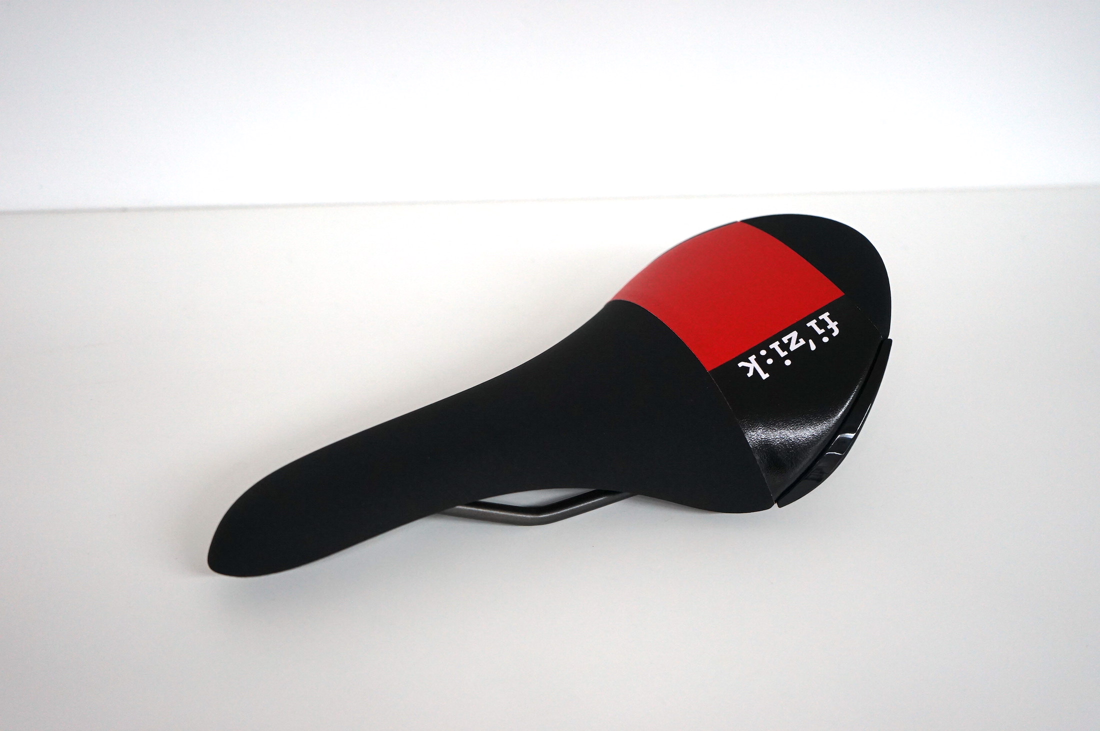 Fizik Aliante R5 regular schwarz/rot