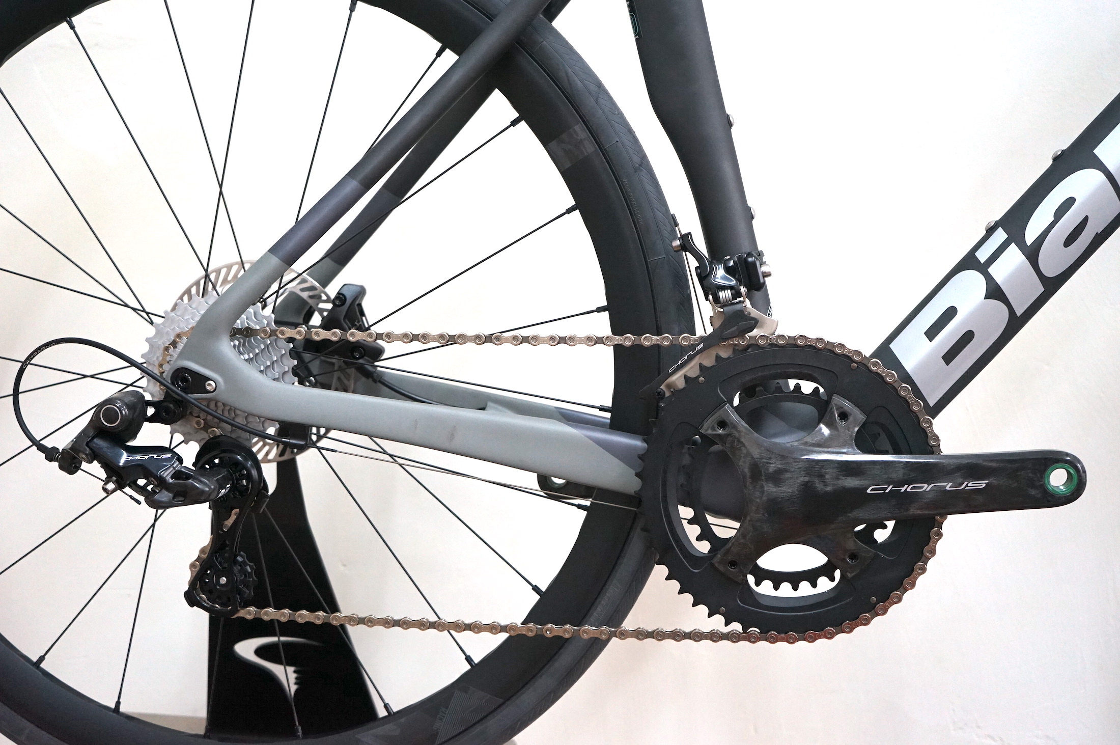 Bianchi OLTRE XR3 Chorus 2x12 (2023) XB - GRAPHITE RACE/GREY SHADE MATT