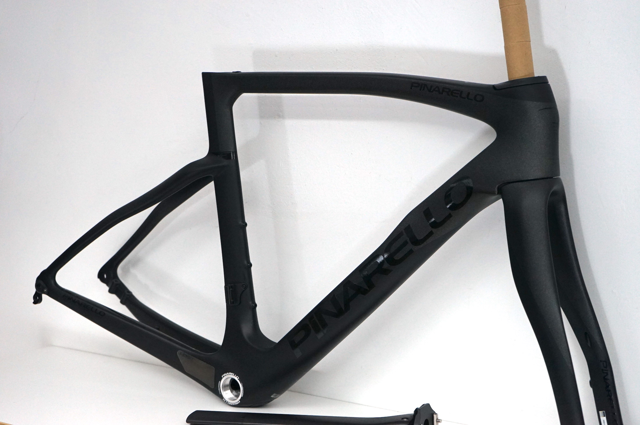 Pinarello F9 Rahmenset (2023) razor-black D102 disc-brake