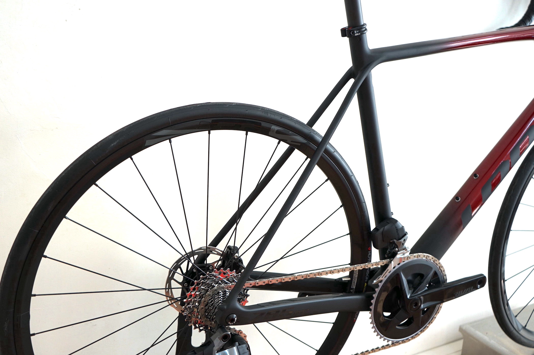 LOOK 785 HUEZ disc-brake Sram Rival AXS 2x12 (2022) Interference Red Mat Glossy