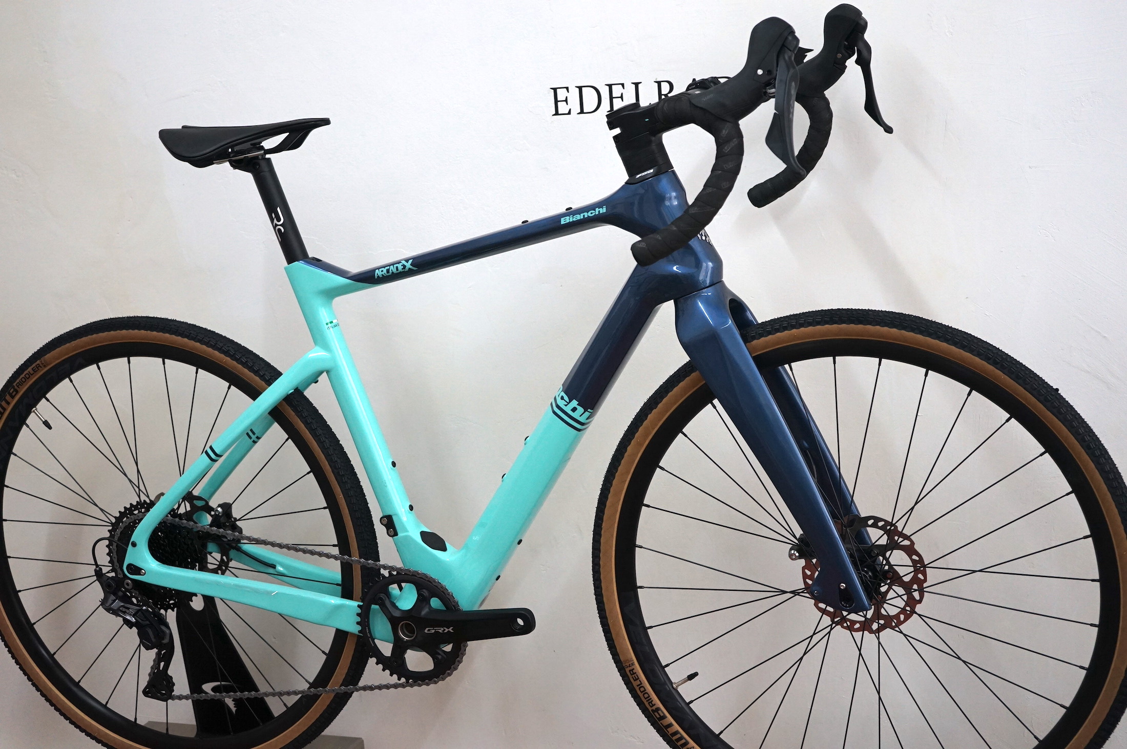 Bianchi Arcadex GRX 600 1X11 (2023) YSBX3 (GX - CELESTE CK16/BLUE NOTE GLOSSY)