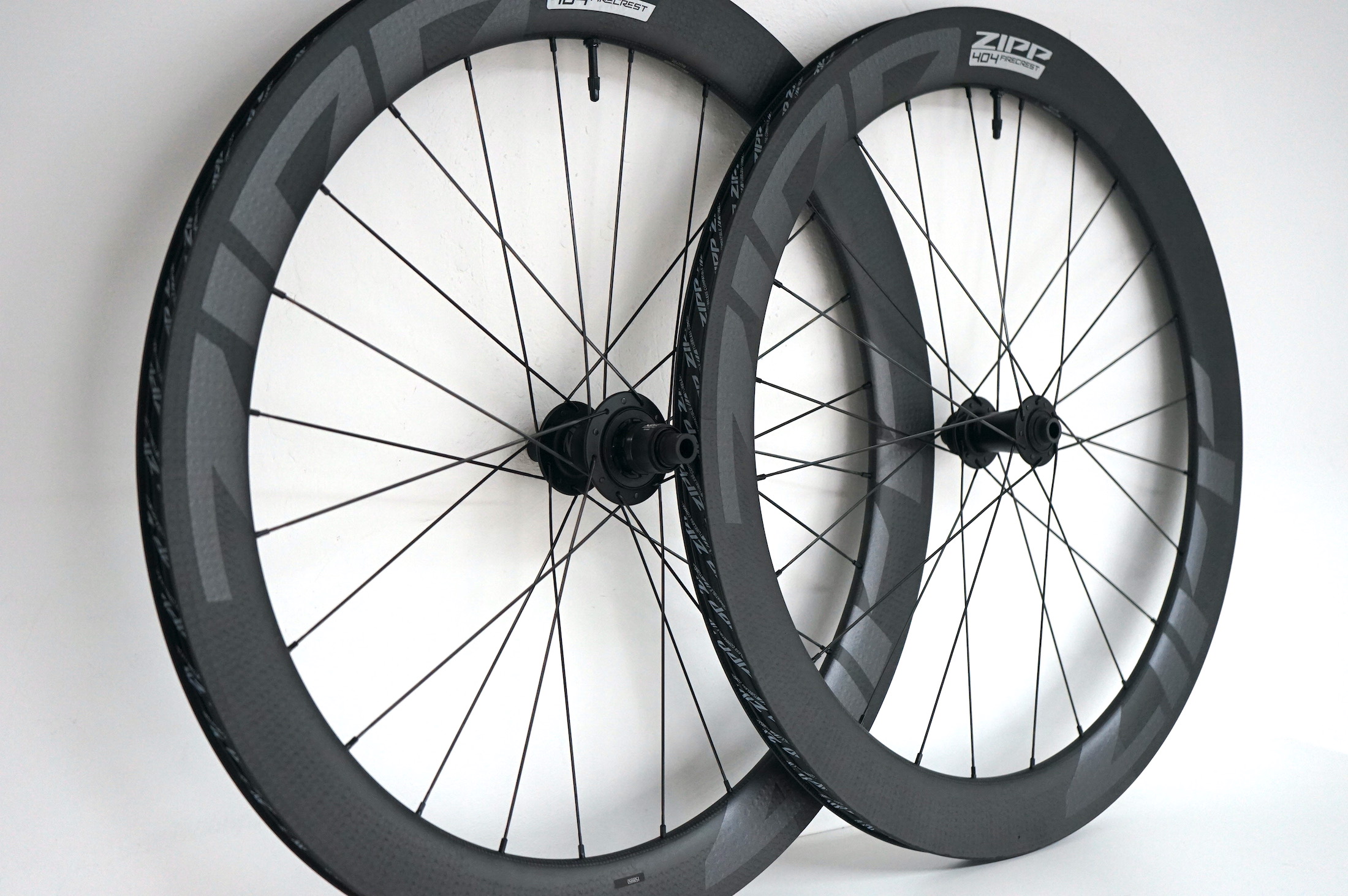 ZIPP 404 Firecrest Tubeless für Scheibenbremsen (2022) Laufradsatz