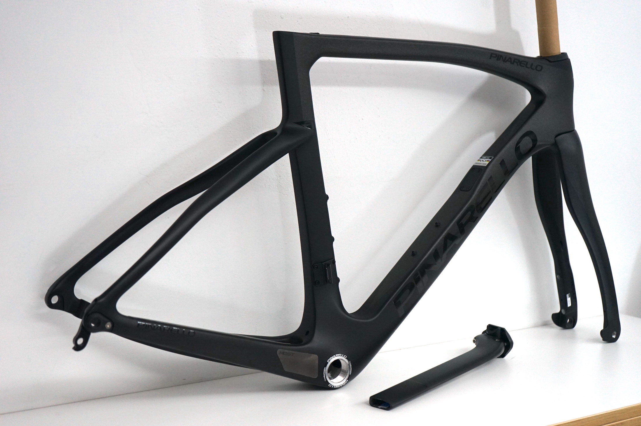 Pinarello F9 Rahmenset (2023) razor-black D102 disc-brake