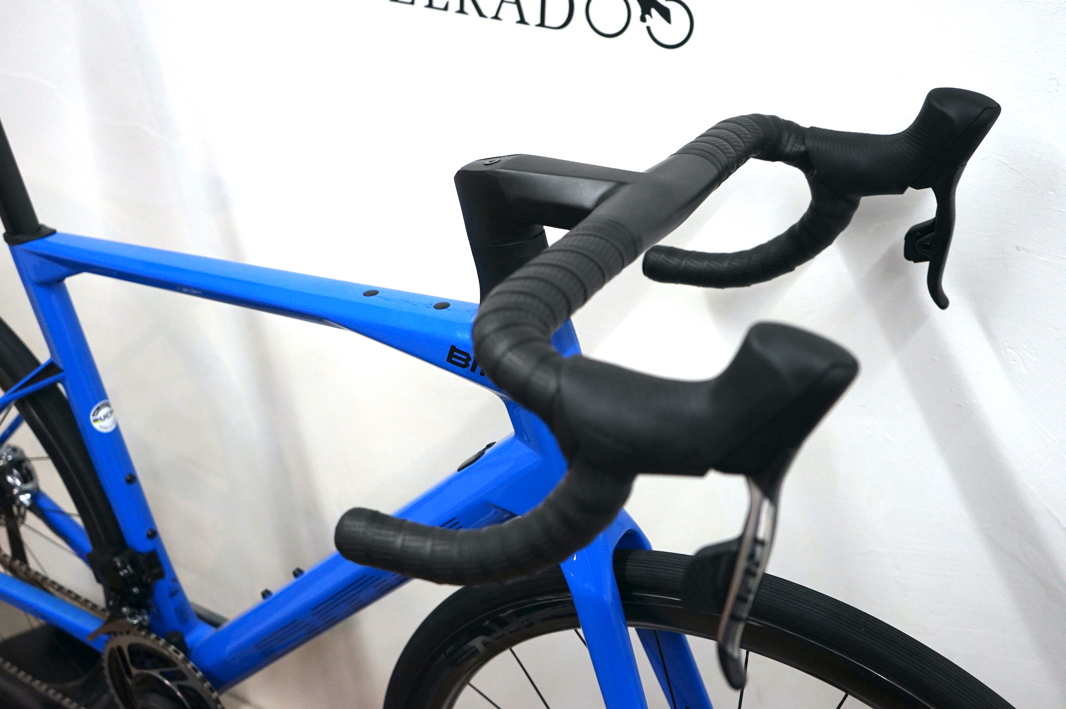 BMC ROADMACHINE 01 TWO (2022) Sram Red AXS 2x12 and Enve 3.4