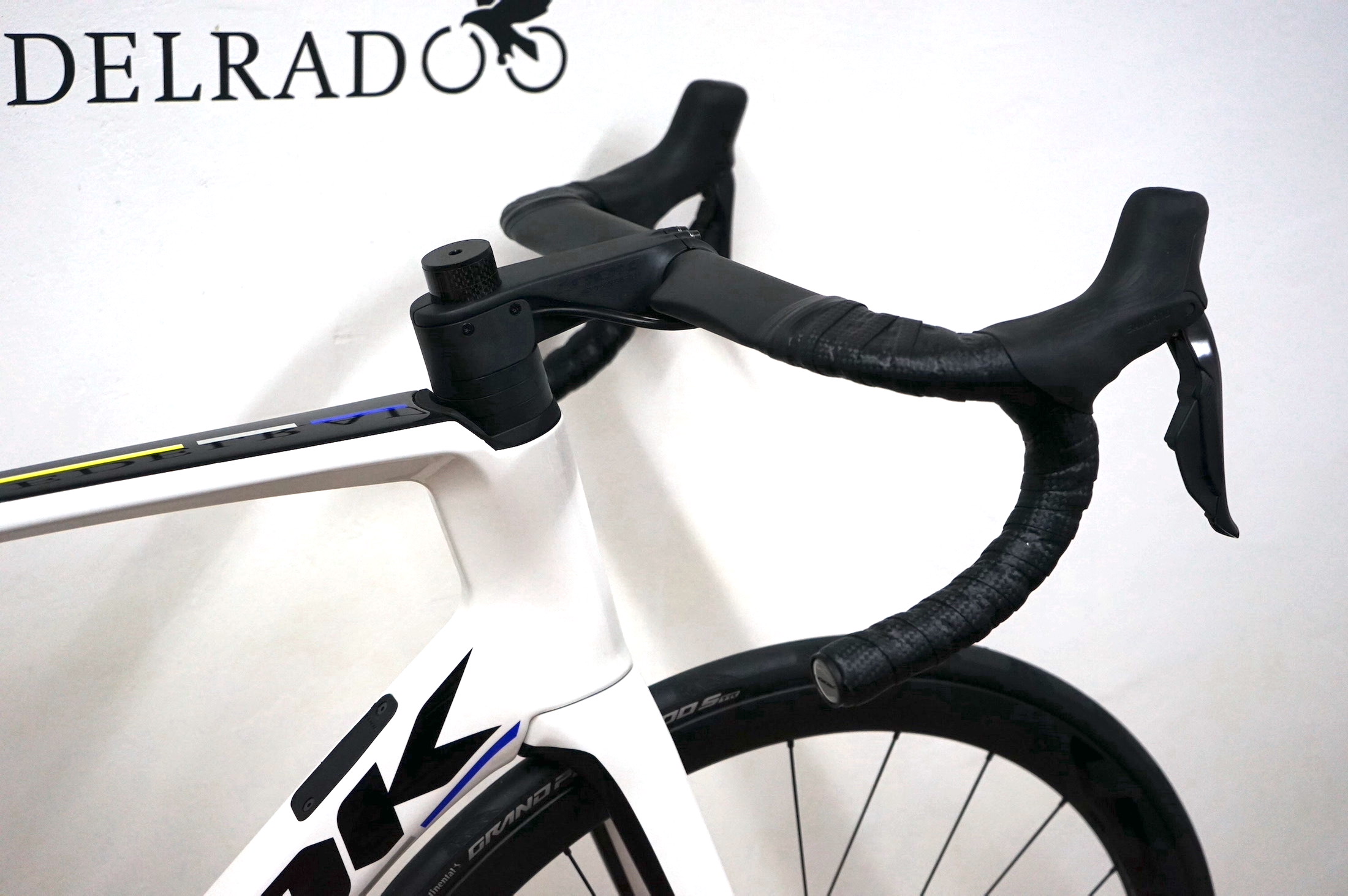 Look 795 Blade RS Disc Ultegra Di2 2x12 und Carbon Clincher R38D (2022)