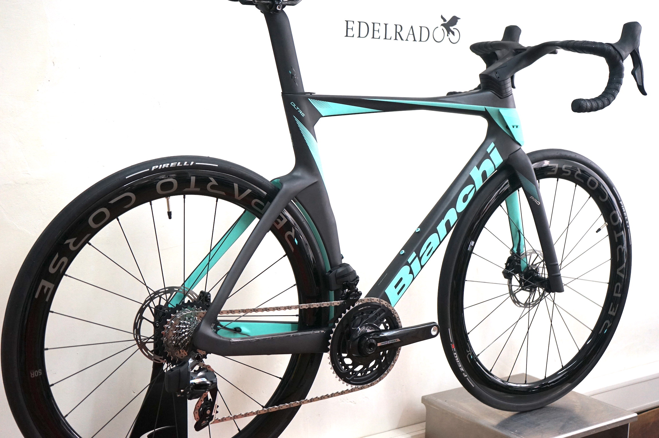 Bianchi OLTRE PRO Sram Force D2 AXS 2x12 (2024) YTB10 XJ - BLACK / CELESTE