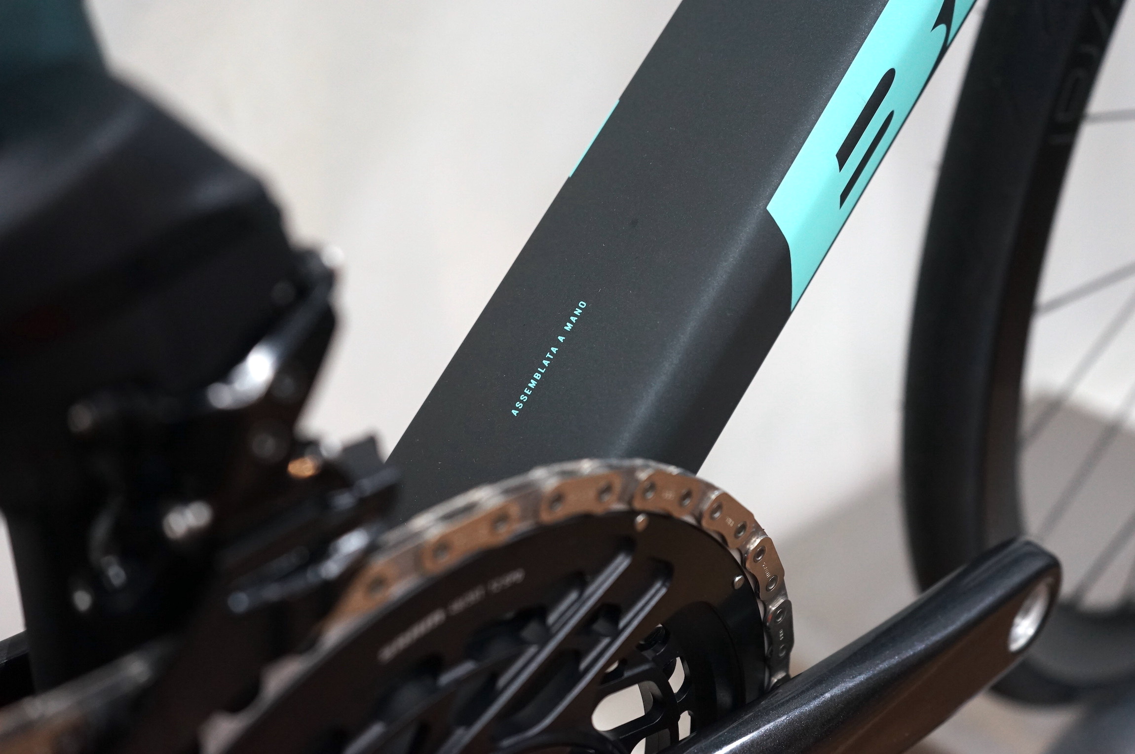 Bianchi SPECIALISSIMA PRO SRAM FORCE ETAP AXS (YTB43 MW)