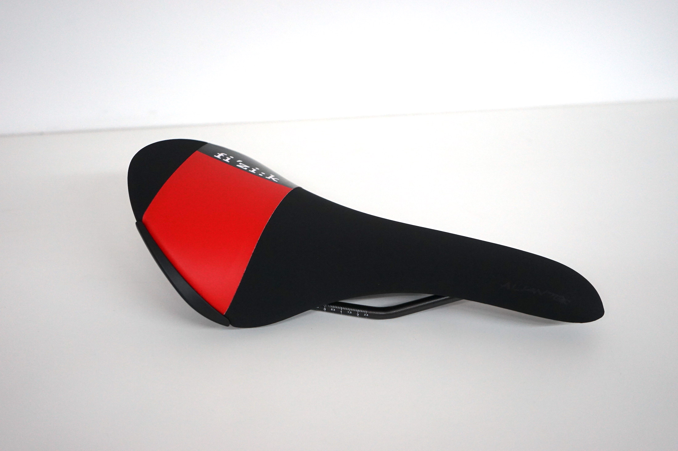 Fizik Aliante R5 regular schwarz/rot