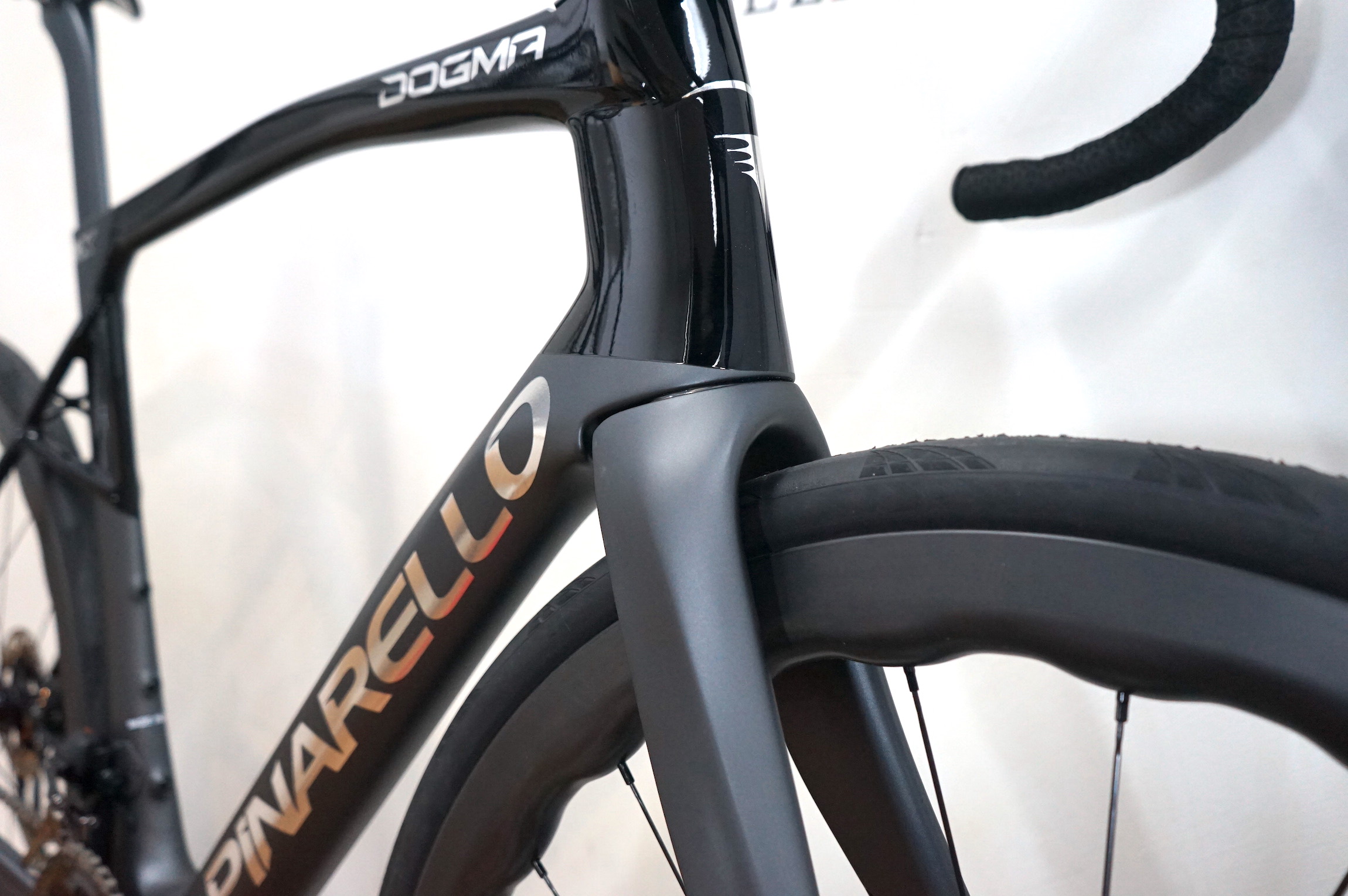 Pinarello DOGMA X disc (2024) DuraAce Di2 2x12 2x12 Princeton Grit 4540 (color CE202)