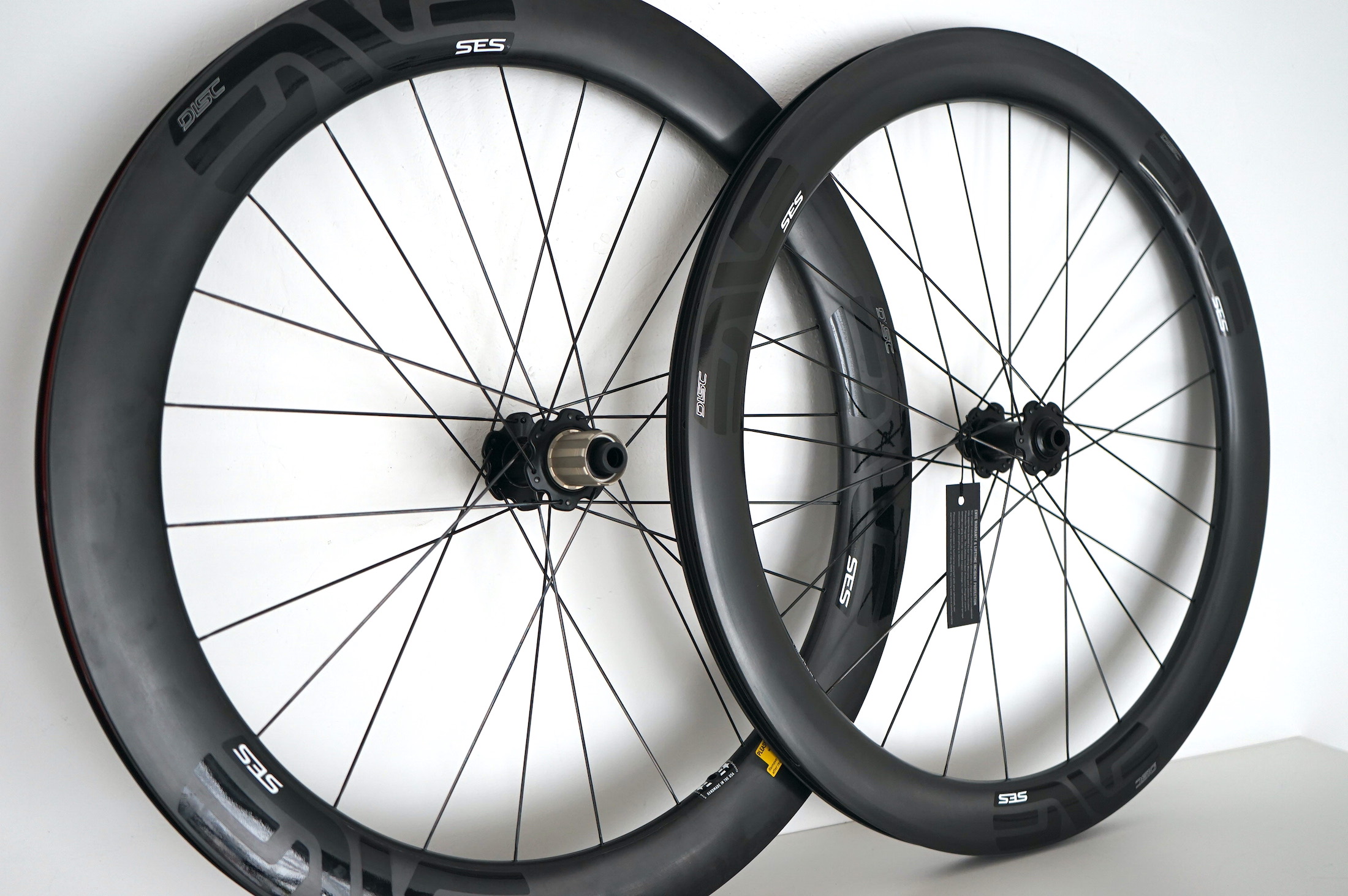 ENVE SES 5.6 Laufradsatz Clincher tubeless / ENVE alloy Naben / Centerlock Scheibenbremse