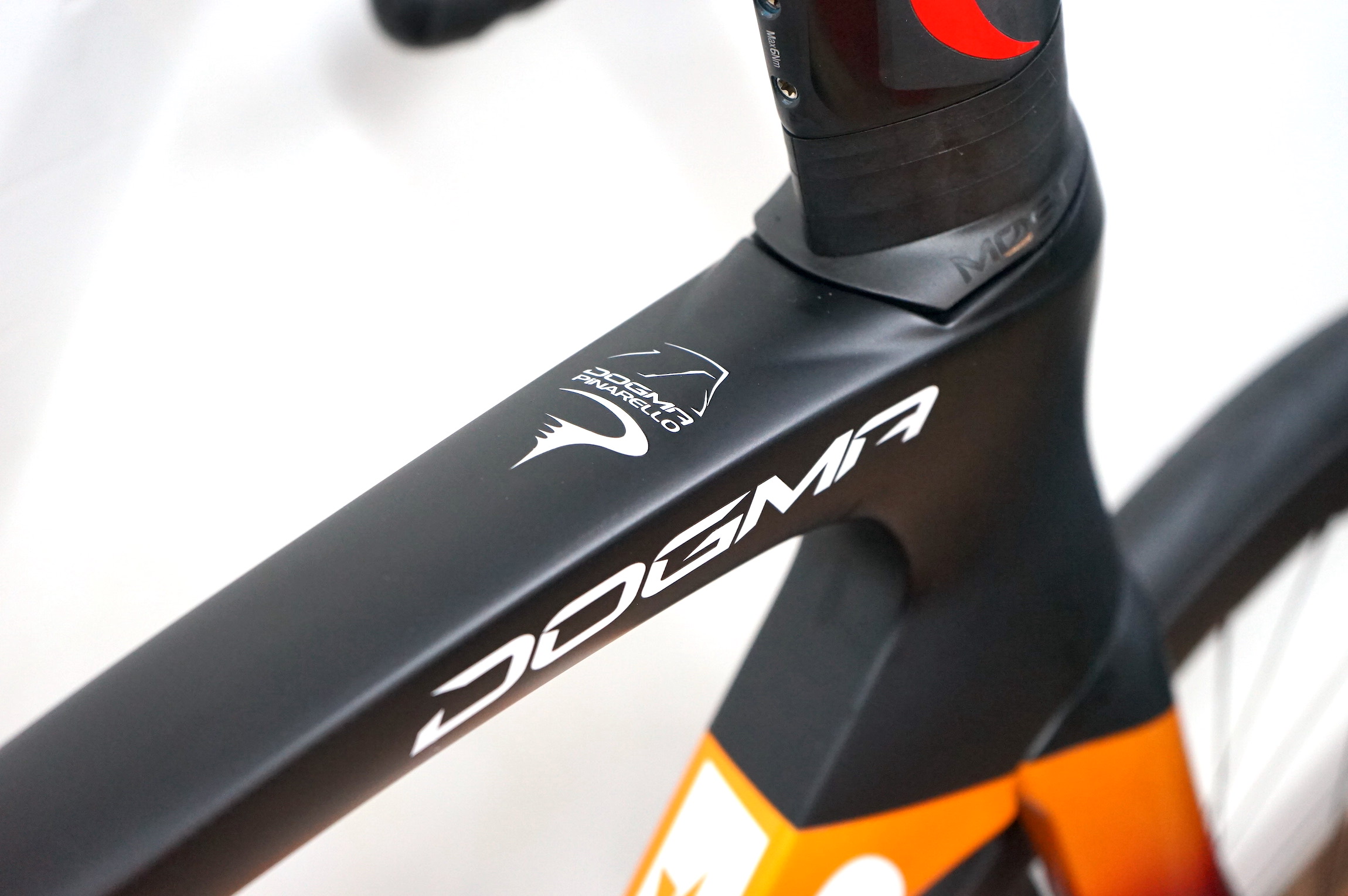 Pinarello DOGMA F disc (2024) Sram Red eTap AXS 2x12 Powermeter  Zipp 454 NSW