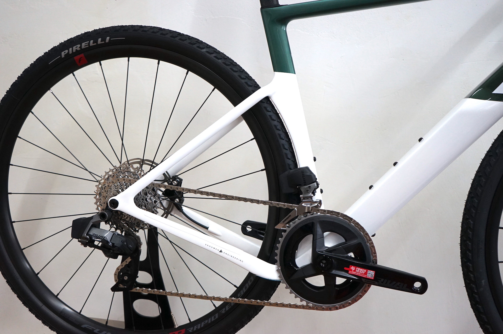 3T Exploro Race Sram Rival AXS 2x12 (2022) - RACE MAX emerald/white