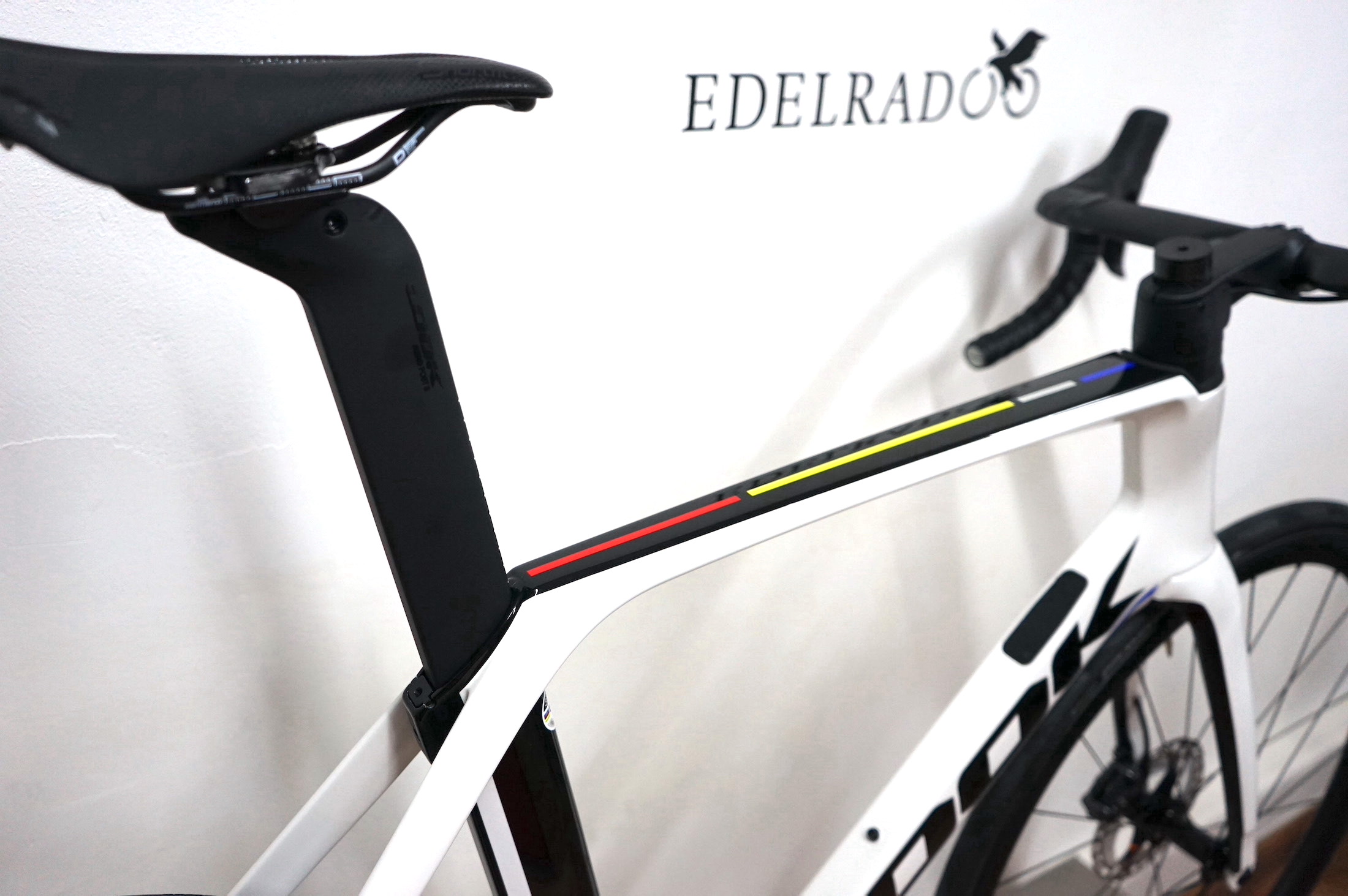 Look 795 Blade RS Disc Ultegra Di2 2x12 und Carbon Clincher R38D (2022)