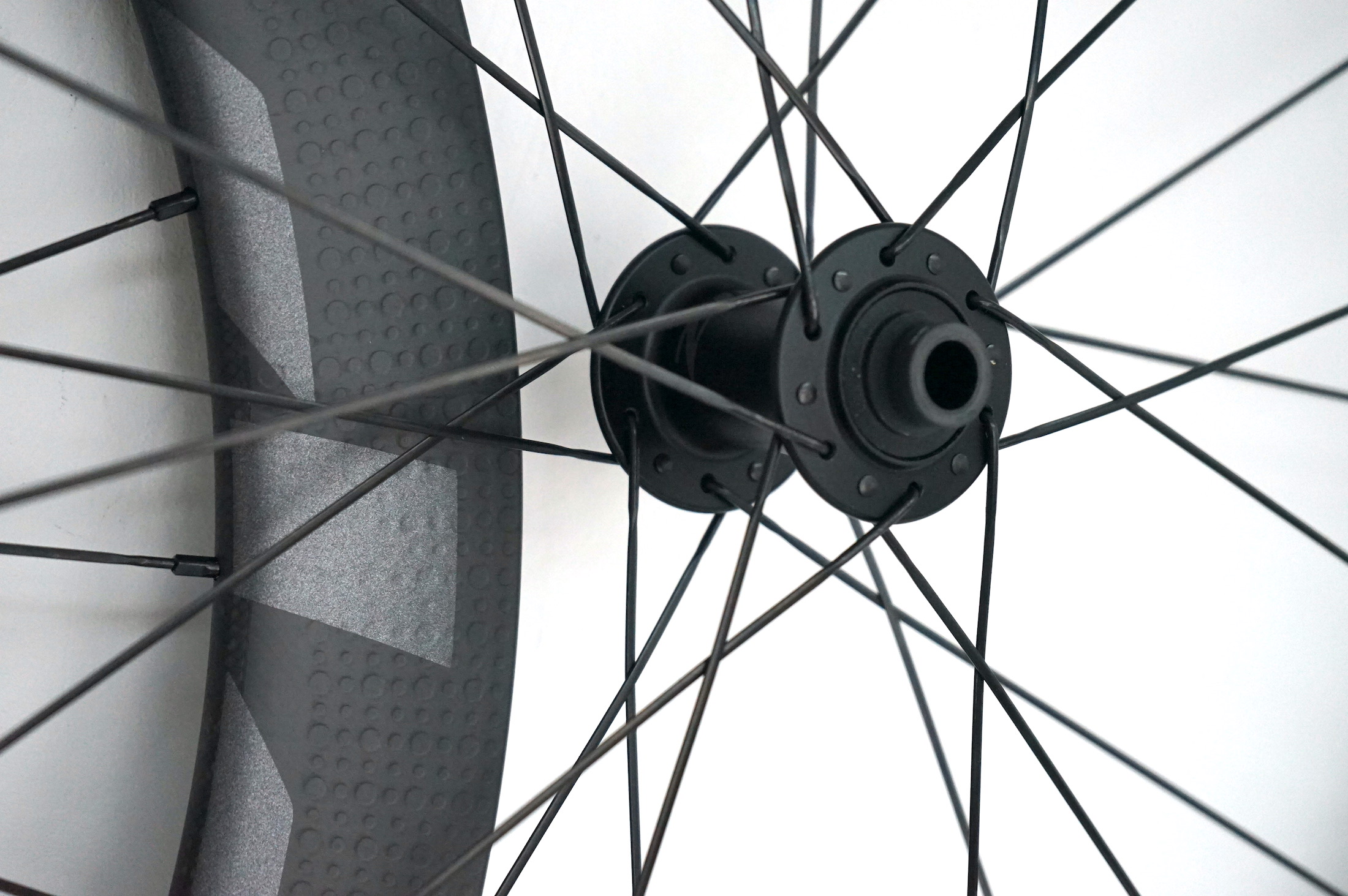 ZIPP 404 Firecrest Tubeless für Scheibenbremsen (2022) Laufradsatz
