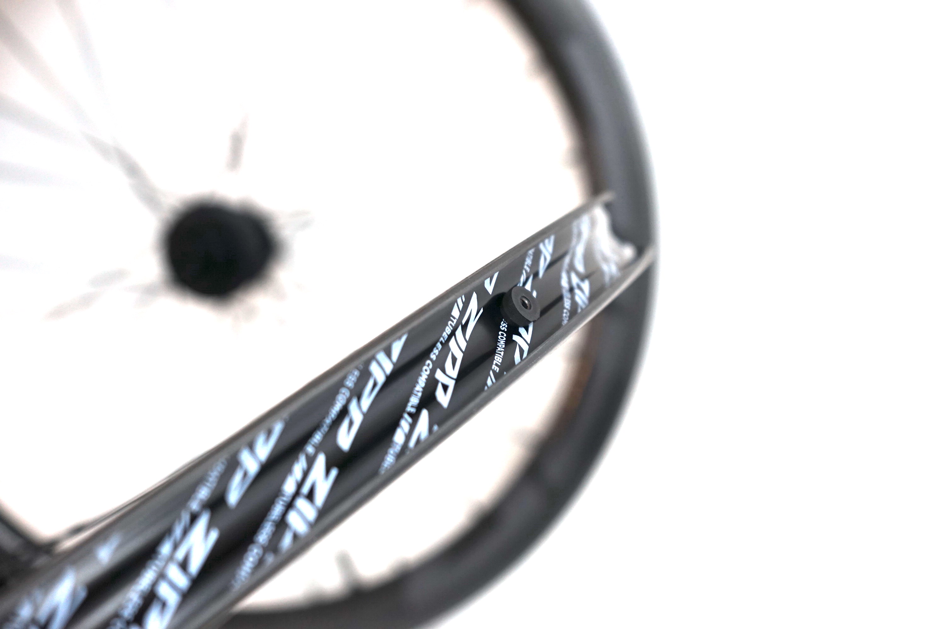 ZIPP 303 disc Firecrest 650B carbon clincher tubeless-ready (disc-brake)