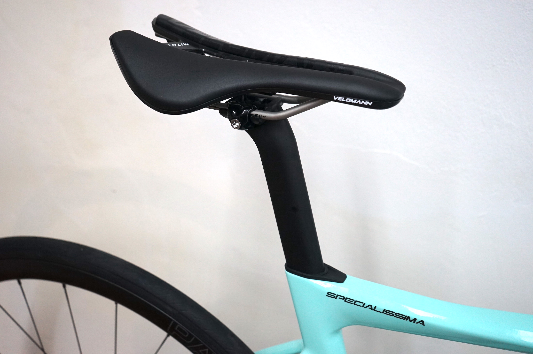 Bianchi SPECIALISSIMA Comp (2024) Ultegra Di2 2x12 (YTB46 MQ)