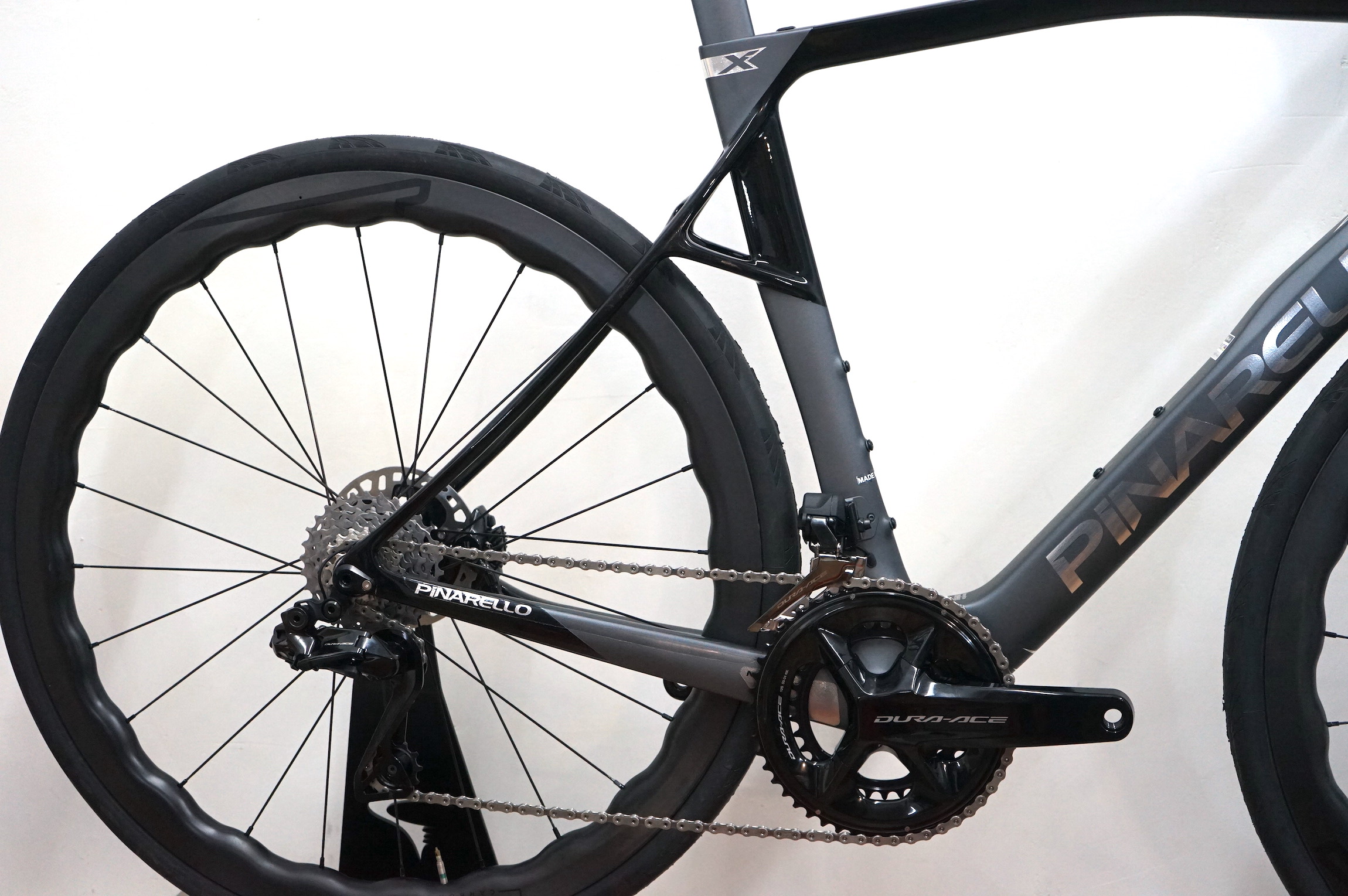 Pinarello DOGMA X disc (2024) DuraAce Di2 2x12 2x12 Princeton Grit 4540 (color CE202)