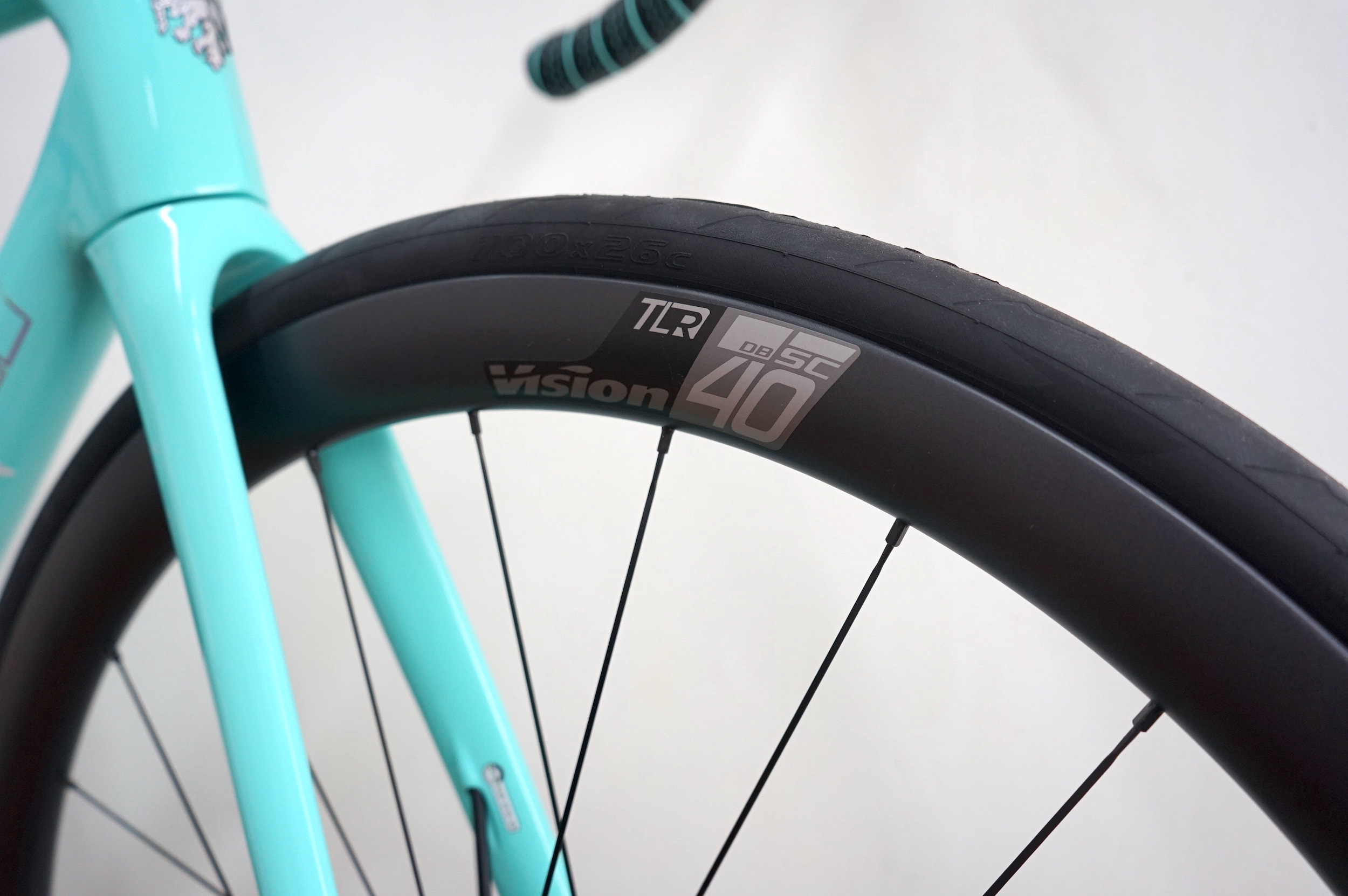 Bianchi SPECIALISSIMA Ultegra Di2 2x12 + Carbonlaufräder (2023) YSBY6X