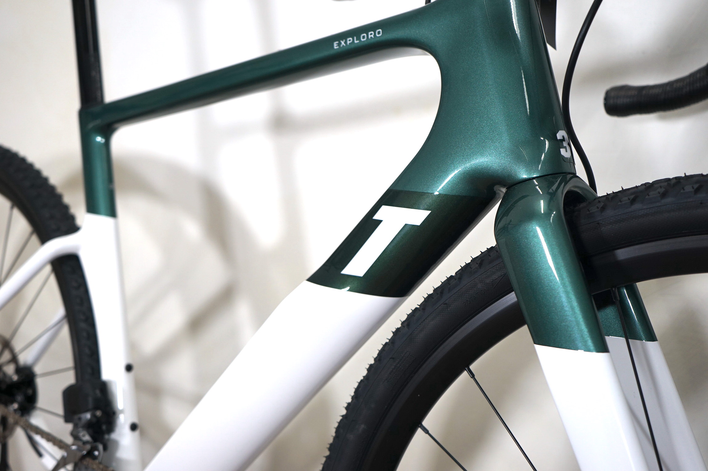 3T Exploro Race Sram Rival AXS 2x12 (2022) - RACE MAX emerald/white