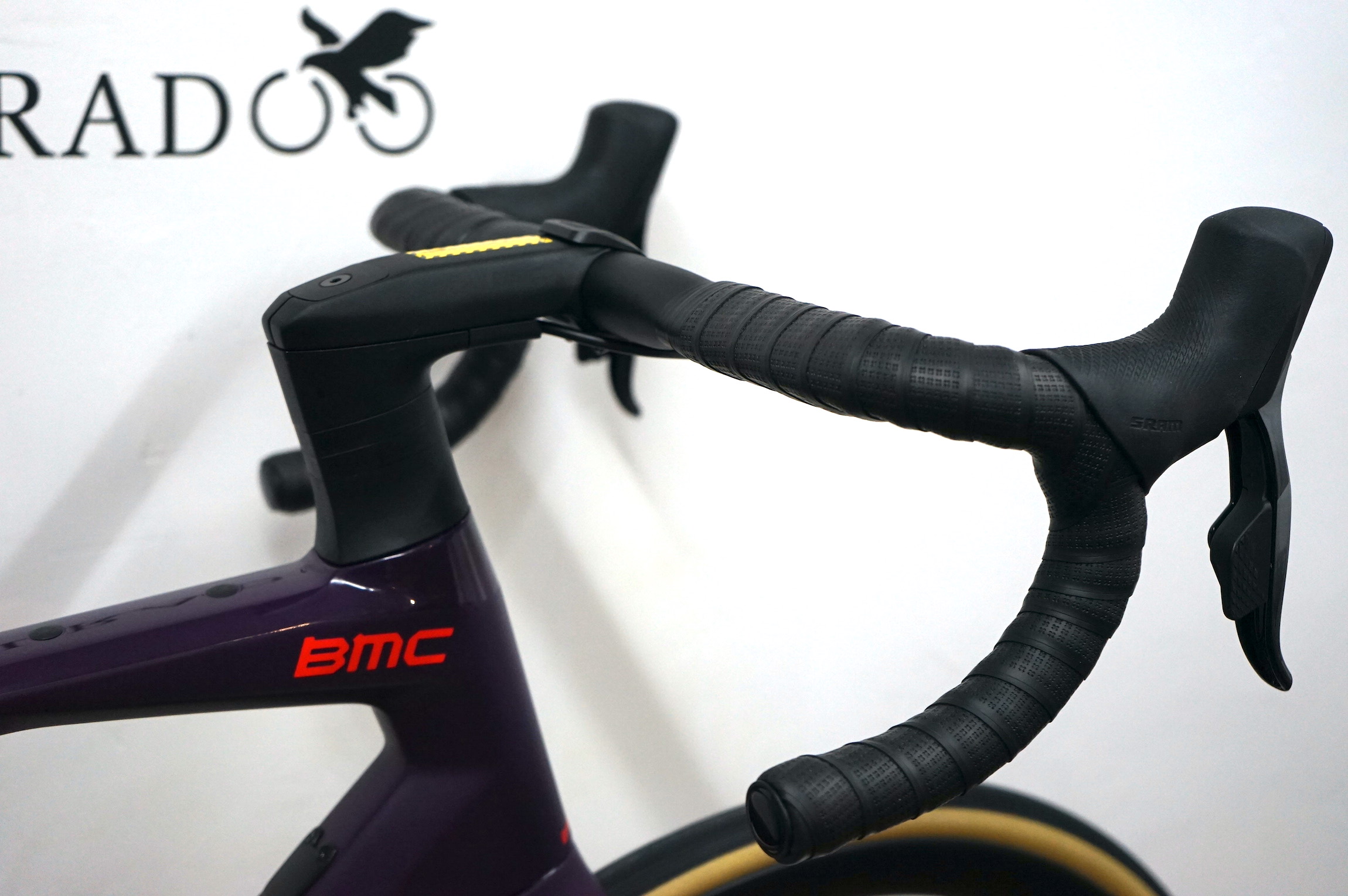 BMC ROADMACHINE 01 FOUR (2022) Sram Force AXS 2x12