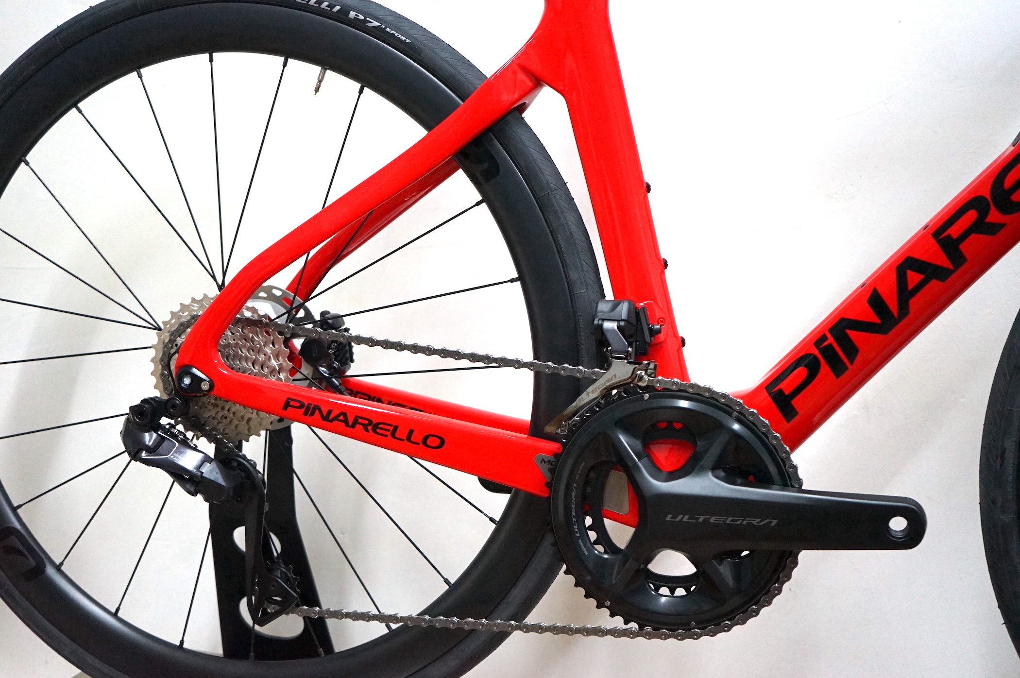 Pinarello Prince Disc Shimano Ultegra Di2 2x12 -  schwarz/rot (CB212) - (2022)