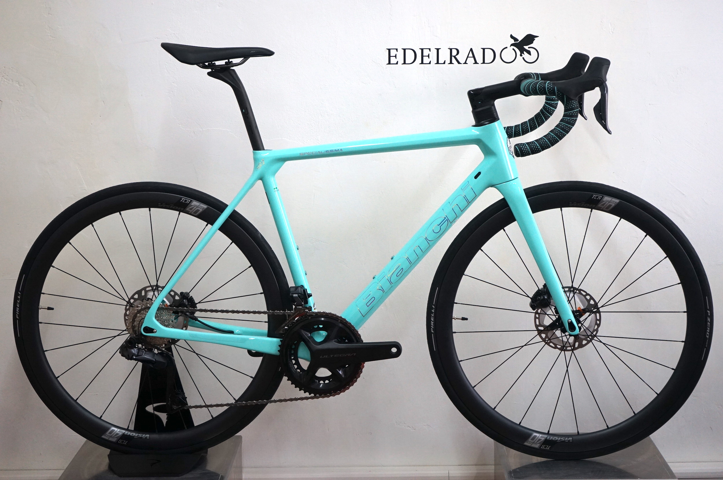 Bianchi SPECIALISSIMA Ultegra Di2 2x12 + Carbonlaufräder (2023) YSBY6X