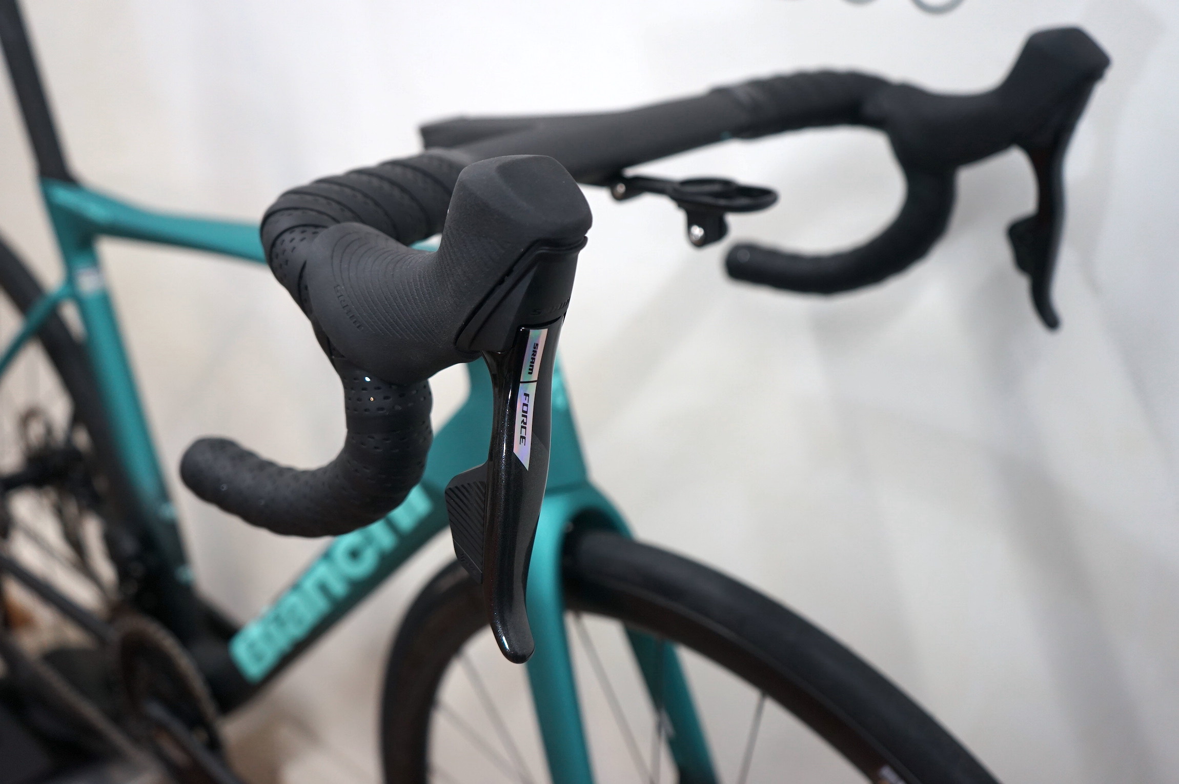 Bianchi SPECIALISSIMA PRO SRAM FORCE ETAP AXS (YTB43 MW)