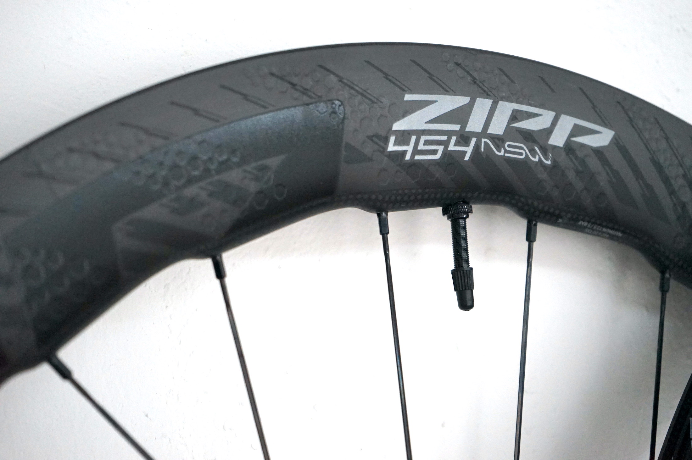 ZIPP 454 NSW Disc Tubeless für Scheibenbremsen (2023) Laufradsatz