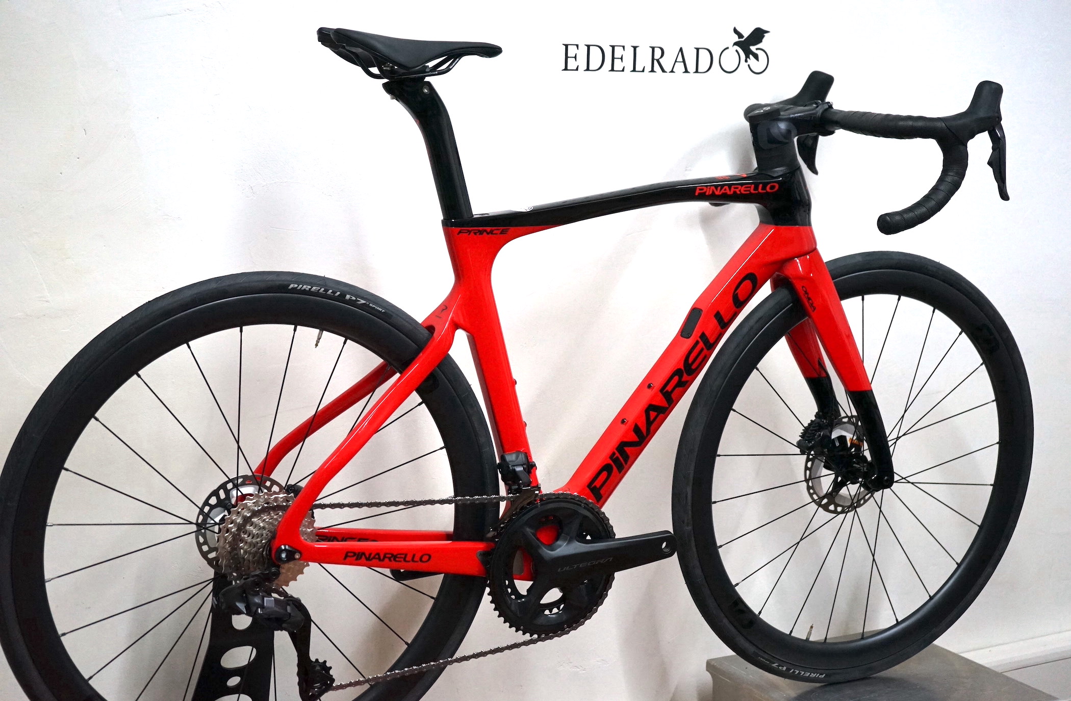 Pinarello Prince Disc Shimano Ultegra Di2 2x12 -  schwarz/rot (CB212) - (2022)