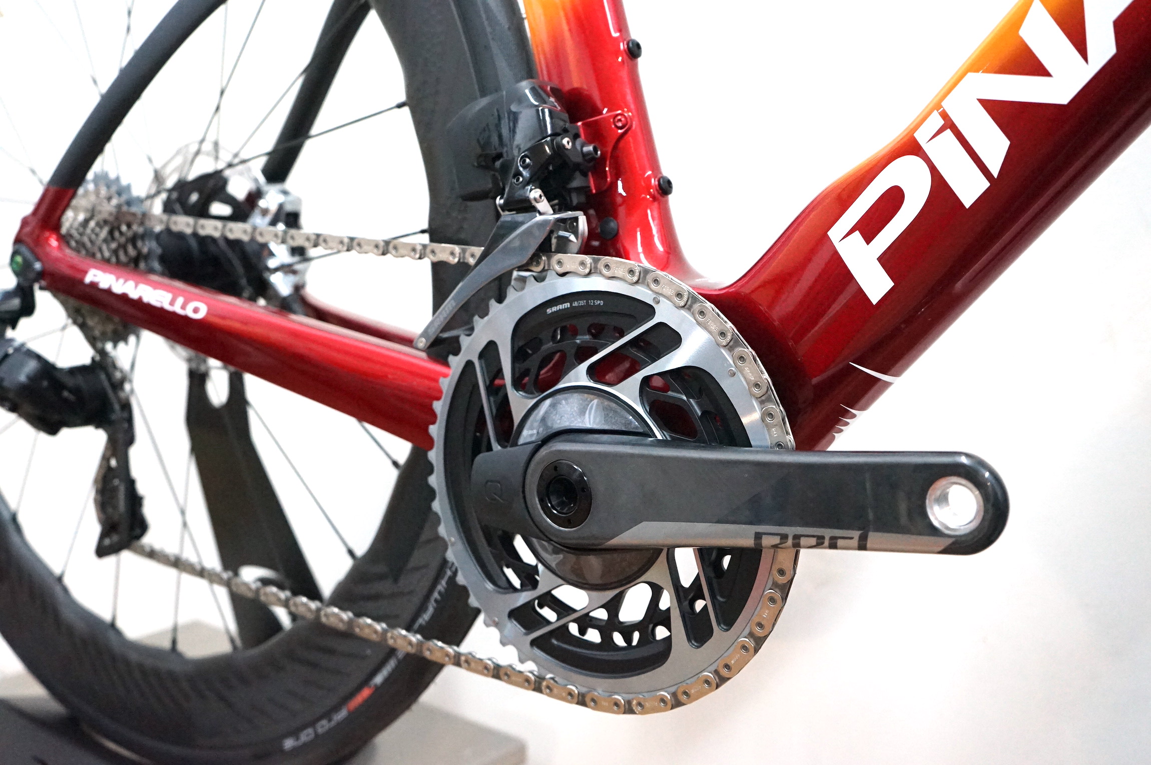 Pinarello DOGMA F disc (2024) Sram Red eTap AXS 2x12 Powermeter  Zipp 454 NSW