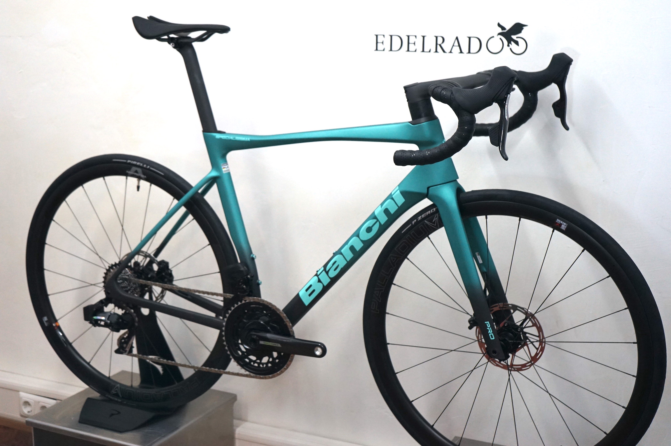 Bianchi SPECIALISSIMA PRO SRAM FORCE ETAP AXS (YTB43 MW)