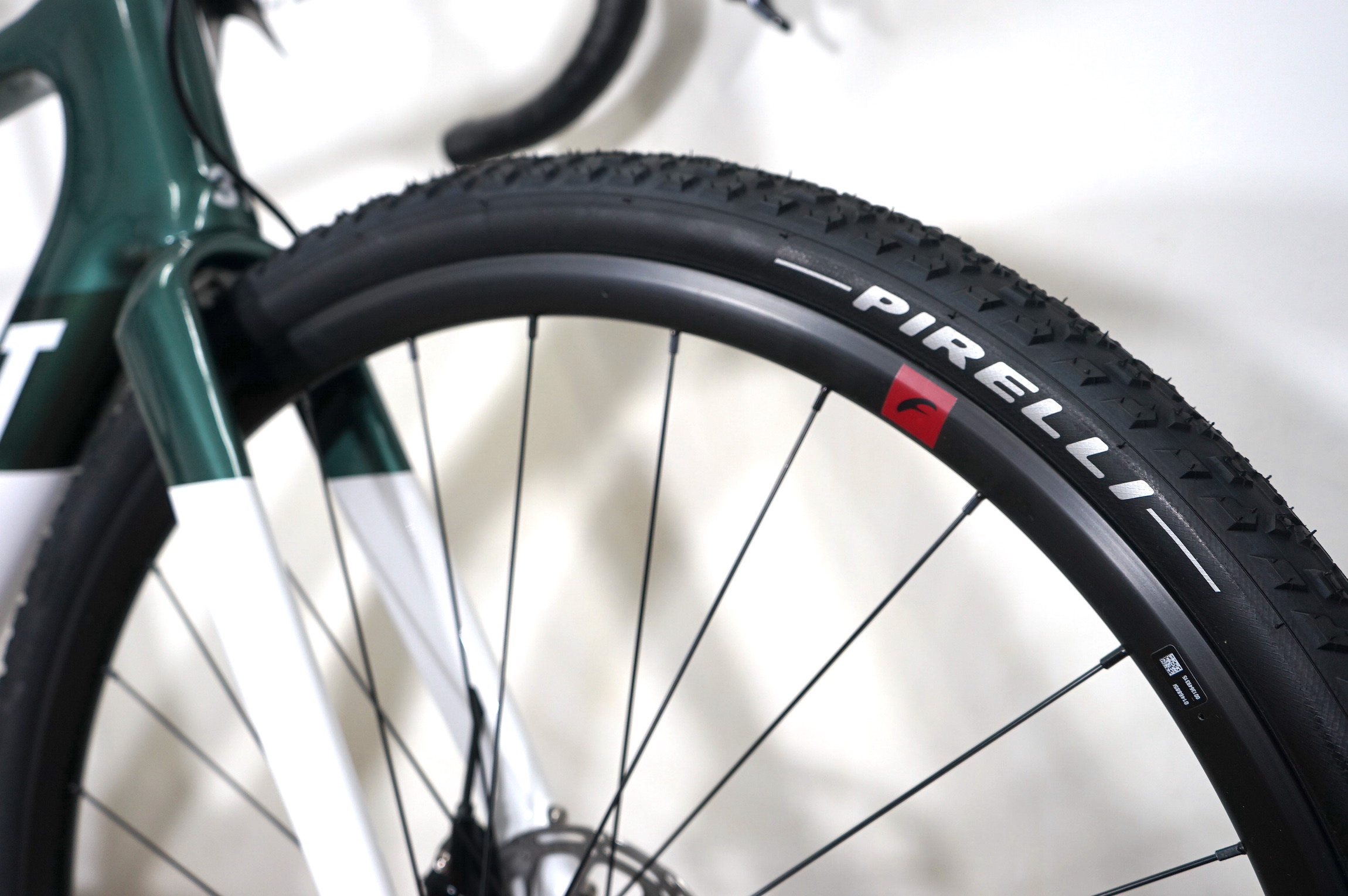 3T Exploro Race Sram Rival AXS 2x12 (2022) - RACE MAX emerald/white