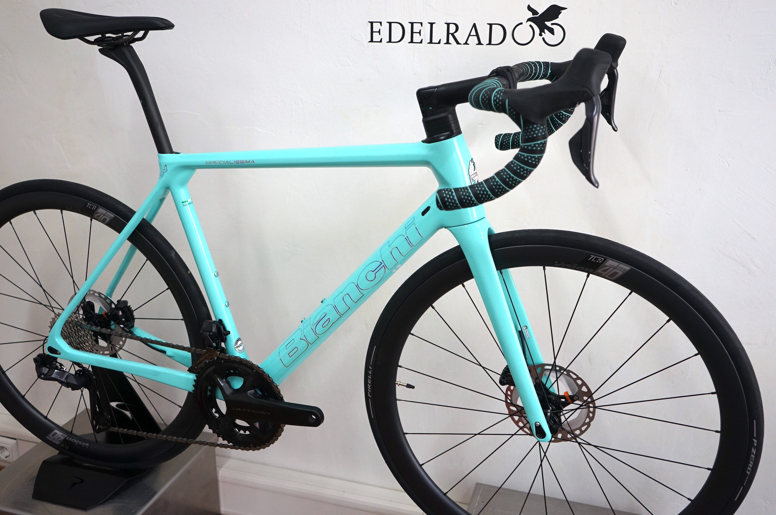 Bianchi SPECIALISSIMA Ultegra Di2 2x12 + Carbonlaufräder (2023) YSBY6X