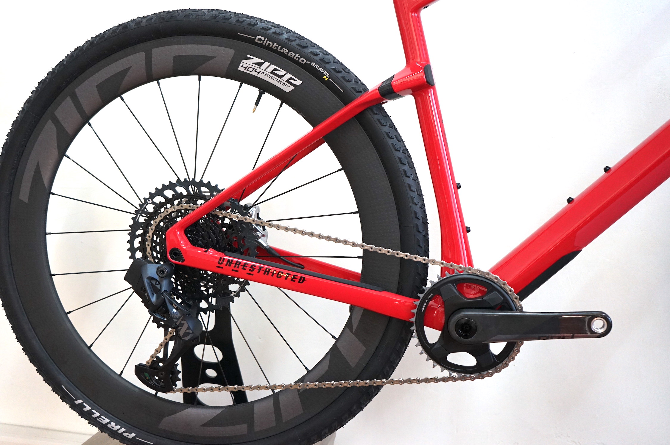 BMC URS 01 ONE (2022) Zipp 404 & Sram Red eTap/Eagle XX1 AXS 1x12-Copy