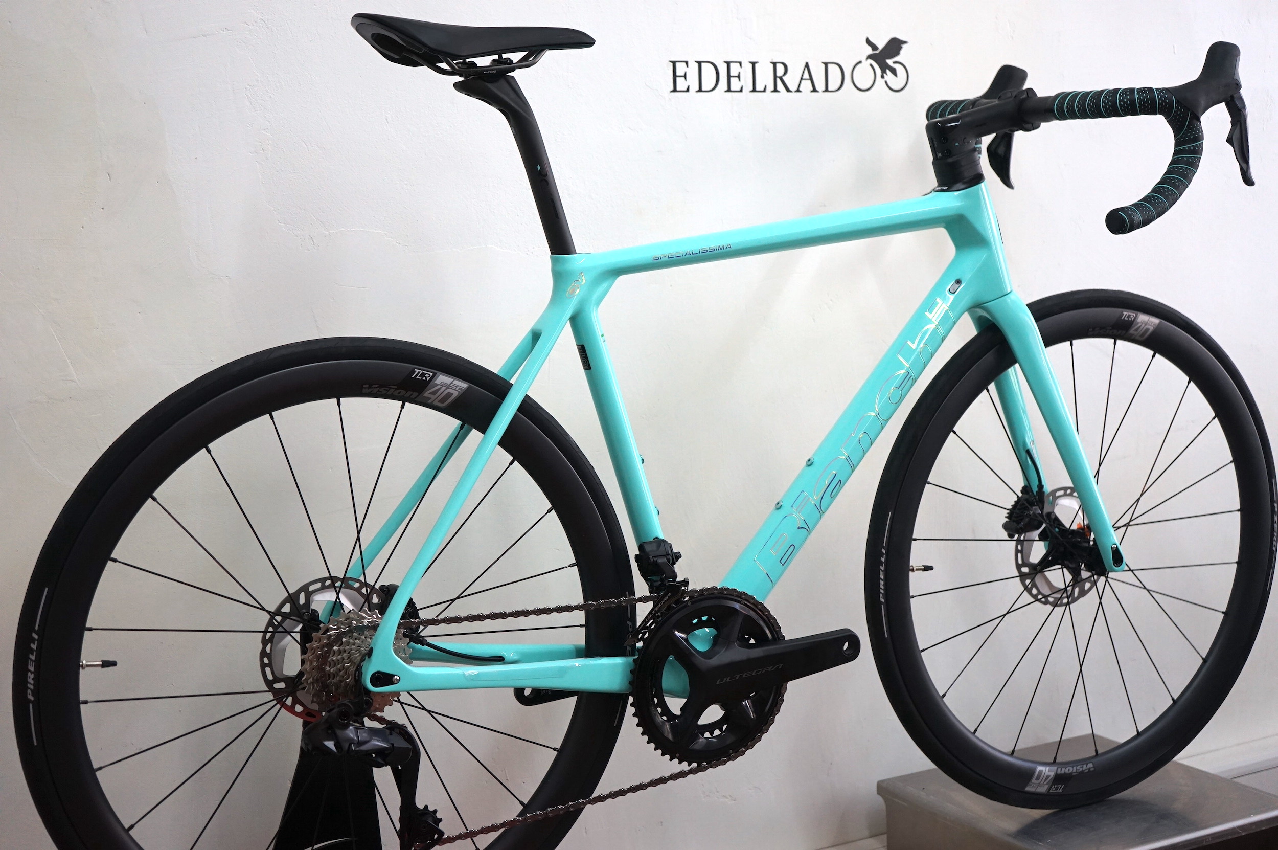 Bianchi SPECIALISSIMA Ultegra Di2 2x12 + Carbonlaufräder (2023) YSBY6X