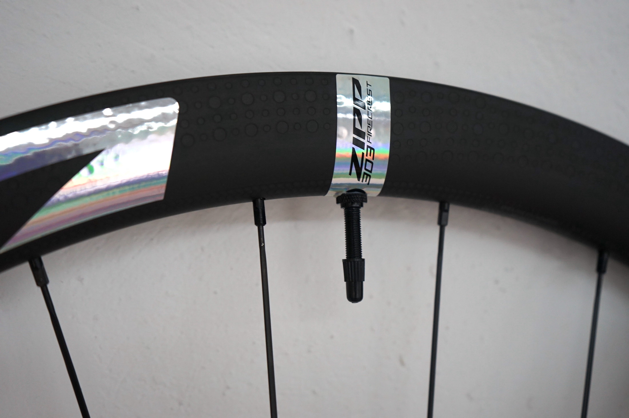 ZIPP 303 Firecrest Tubeless für Scheibenbremsen (2023) Laufradsatz FORCE edition