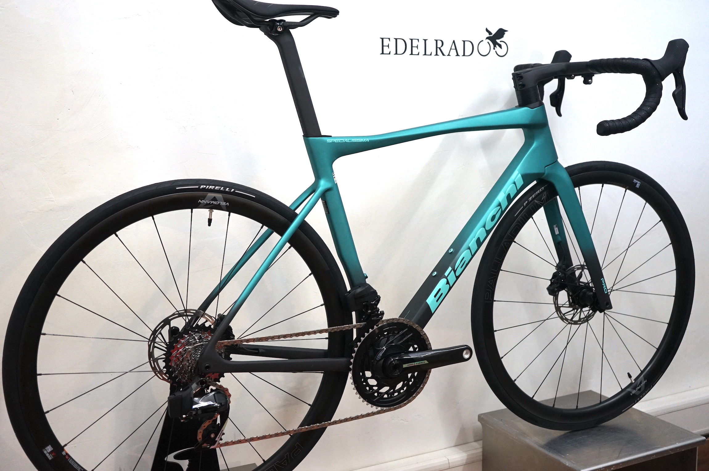 Bianchi SPECIALISSIMA PRO SRAM FORCE ETAP AXS (YTB43 MW)