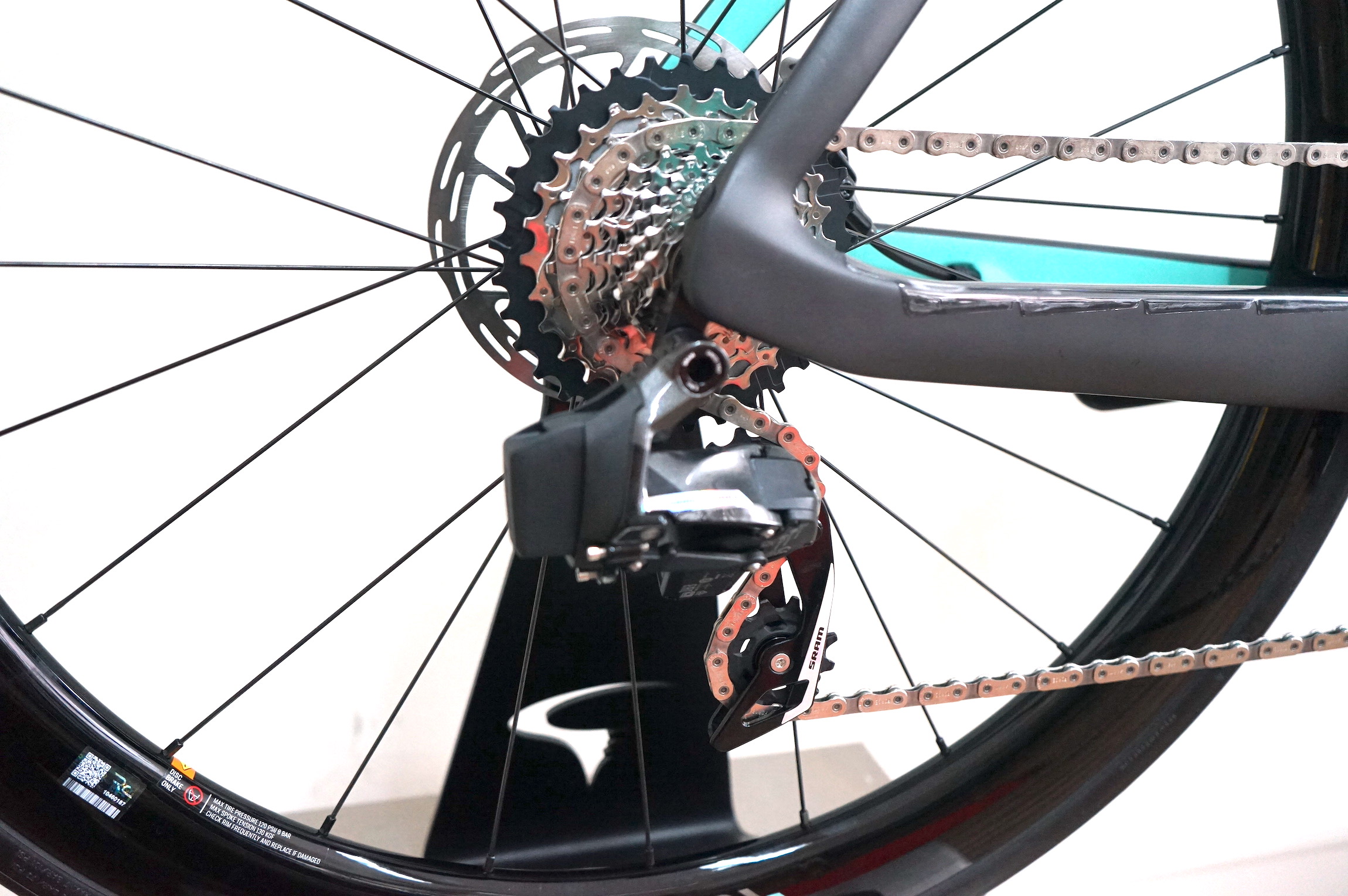 Bianchi OLTRE PRO Sram Force D2 AXS 2x12 (2024) YTB10 XJ - BLACK / CELESTE