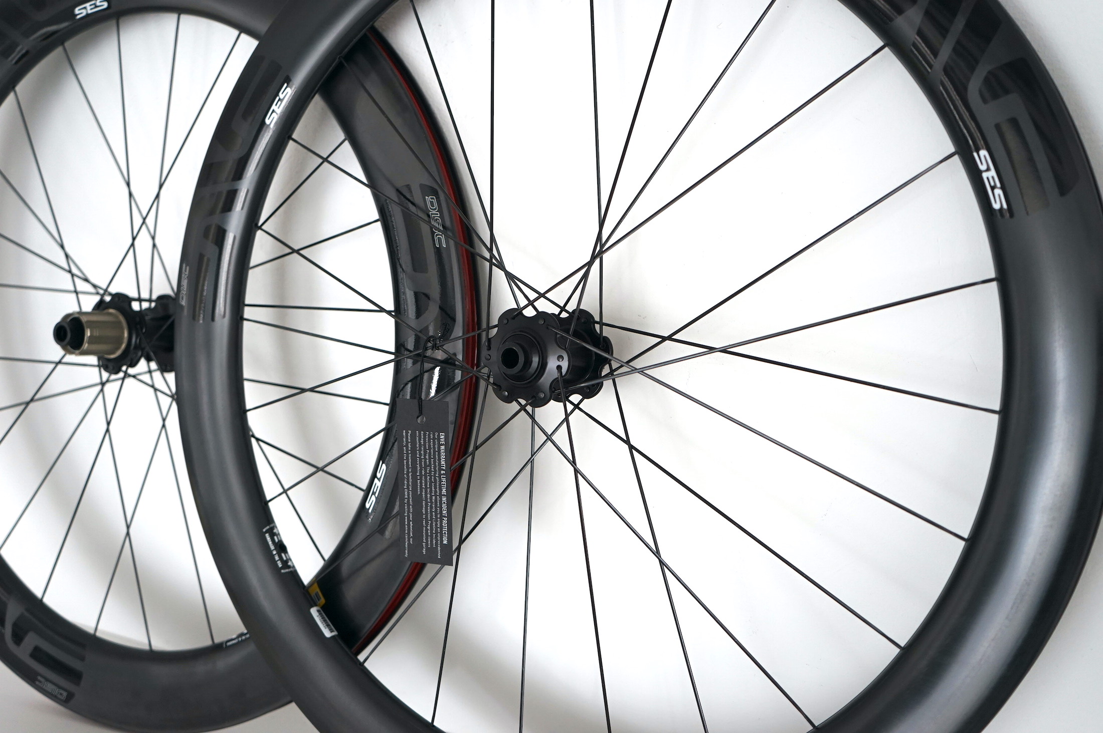 ENVE SES 5.6 Laufradsatz Clincher tubeless / ENVE alloy Naben / Centerlock Scheibenbremse