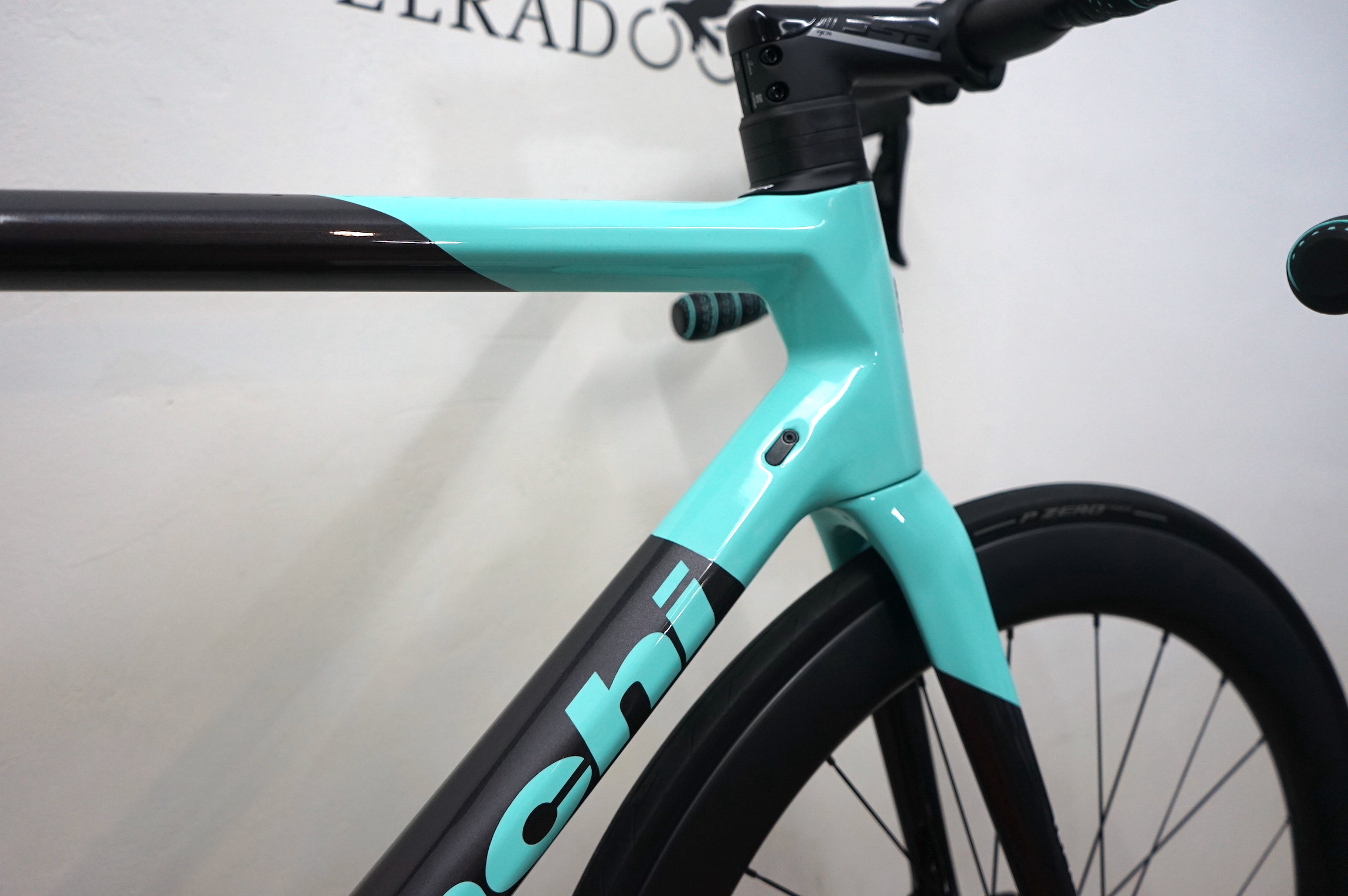 Bianchi SPECIALISSIMA DuraAce Di2 2x12 (2023) YSBY5I RS