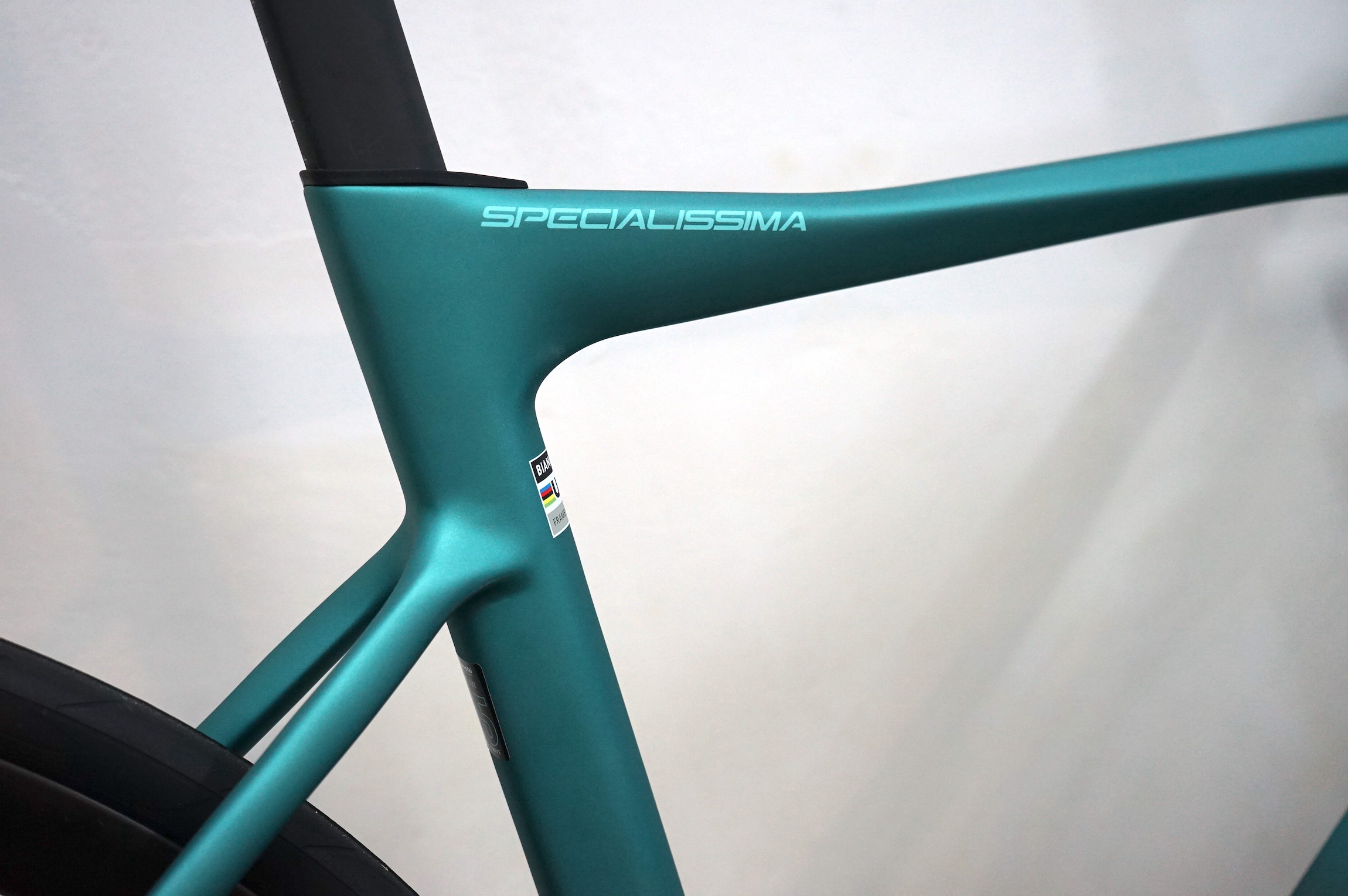 Bianchi SPECIALISSIMA PRO SRAM FORCE ETAP AXS (YTB43 MW)