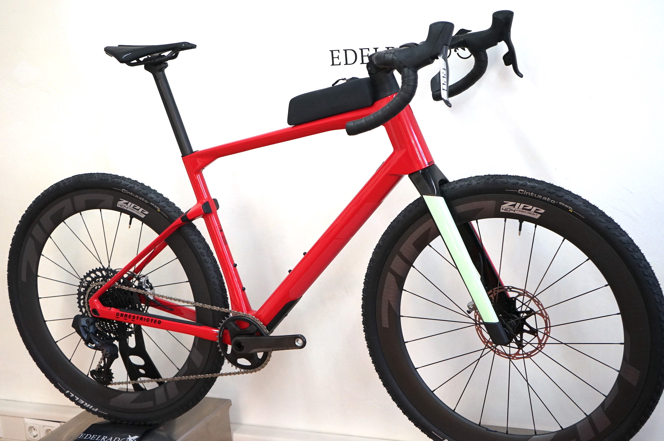 BMC URS 01 ONE (2022) Zipp 404 & Sram Red eTap/Eagle XX1 AXS 1x12-Copy