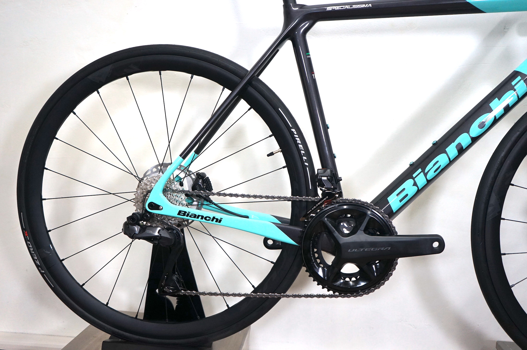 Bianchi SPECIALISSIMA Ultegra Di2 2x12 R400 (2023) YSBY6X RS