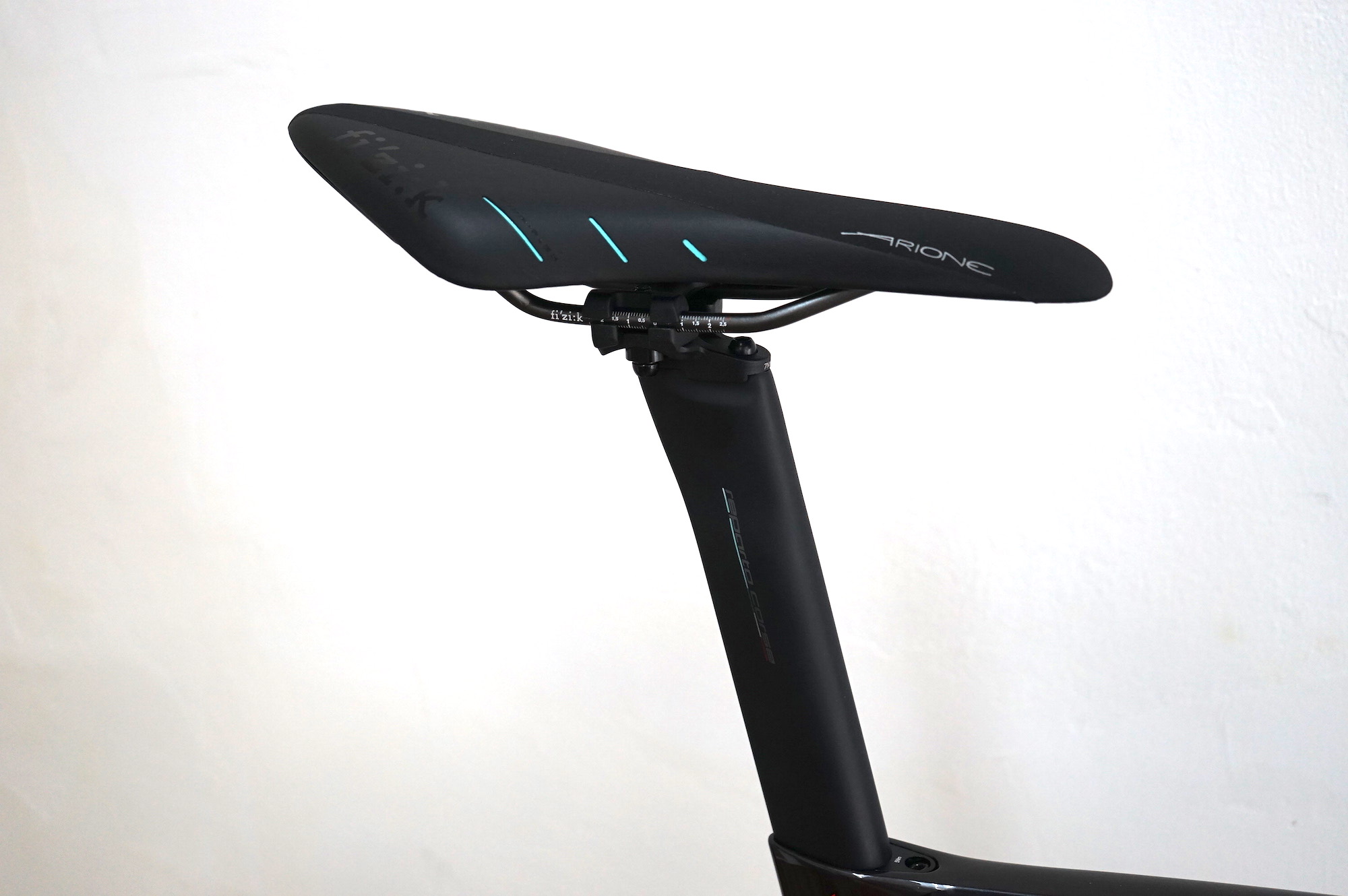 Bianchi OLTRE XR4 Disc Ultegra Di2 11SP 52/36 (2020) Color: 2R