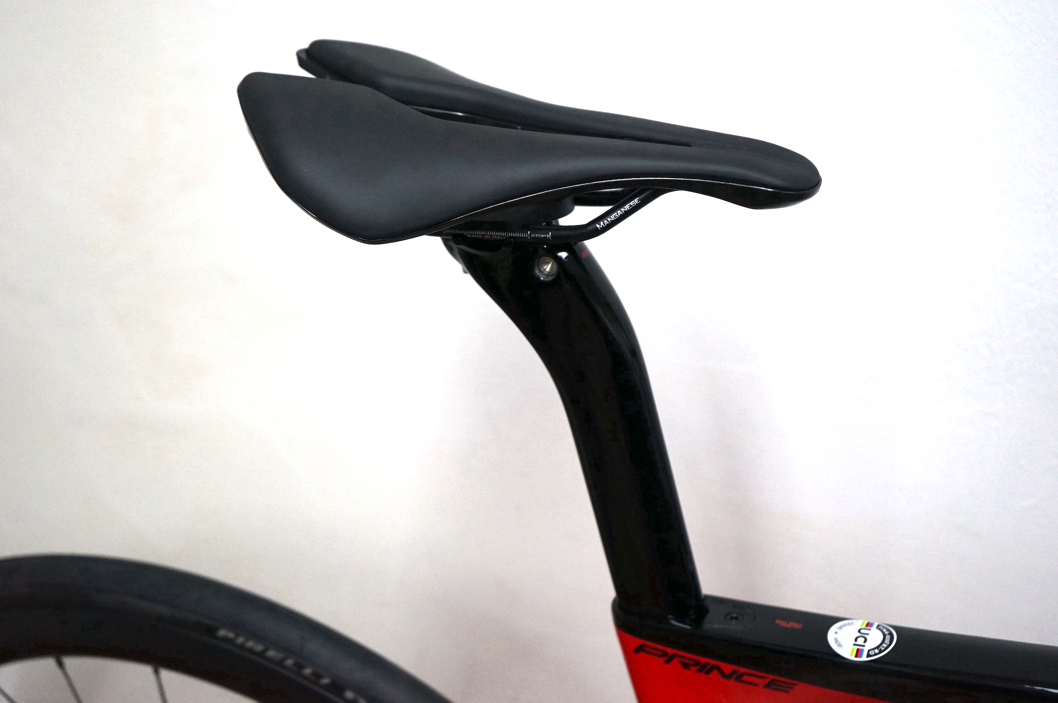 Pinarello Prince Disc Shimano Ultegra Di2 2x12 -  schwarz/rot (CB212) - (2022)