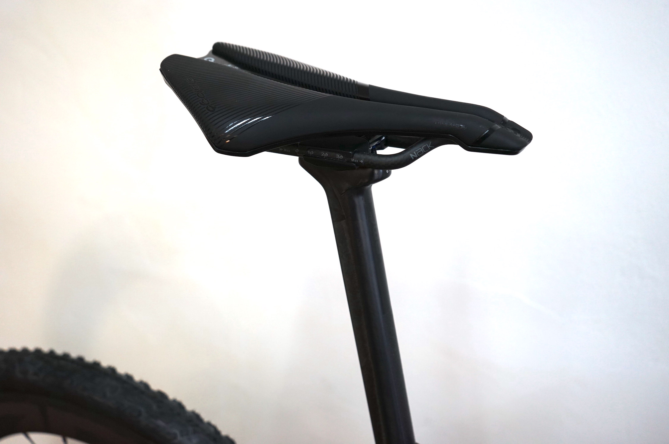 BMC URS 01 ONE (2022) Zipp 404 & Sram Red eTap/Eagle XX1 AXS 1x12-Copy