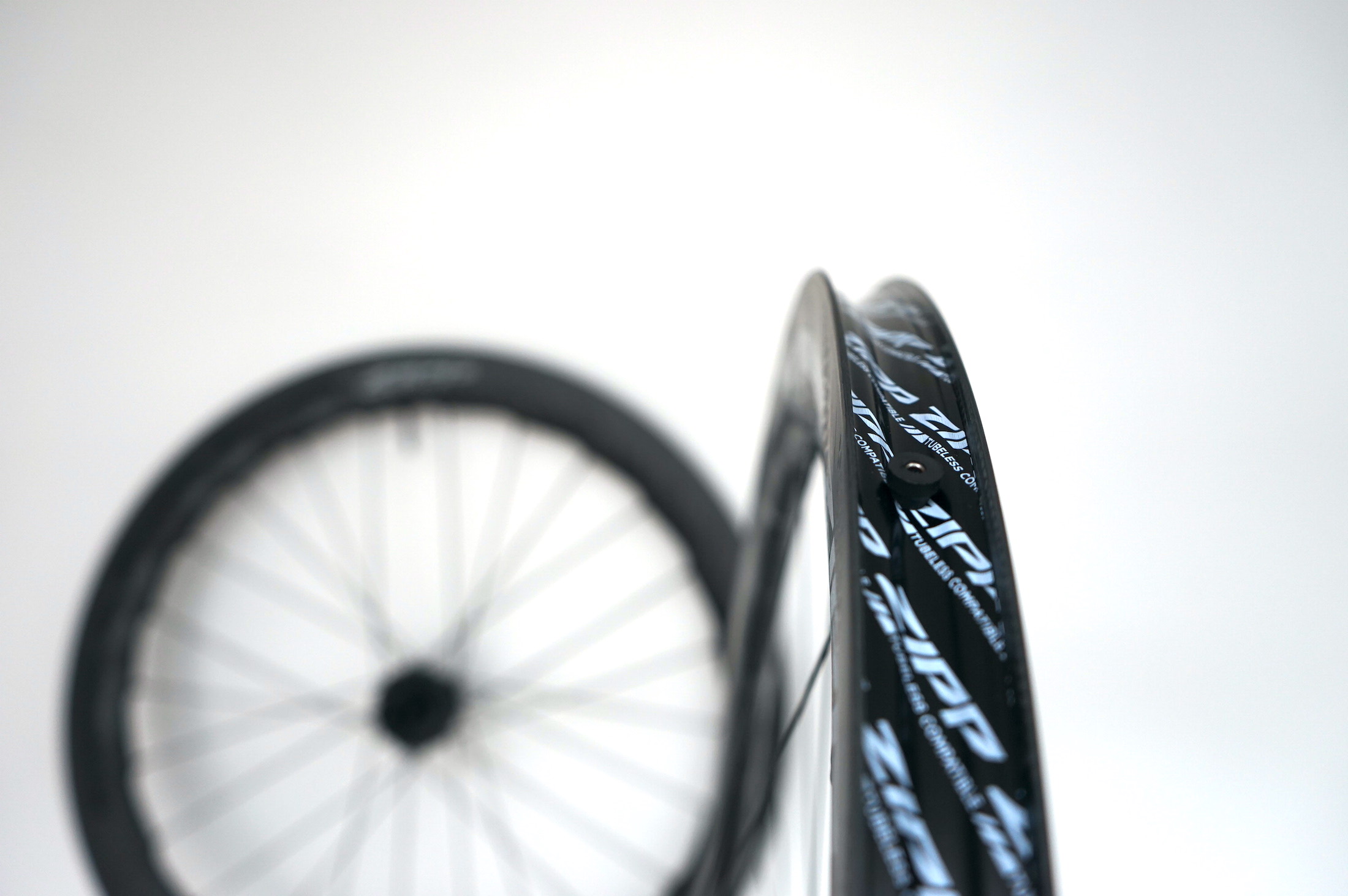 ZIPP 454 NSW Disc Tubeless für Scheibenbremsen (2023) Laufradsatz