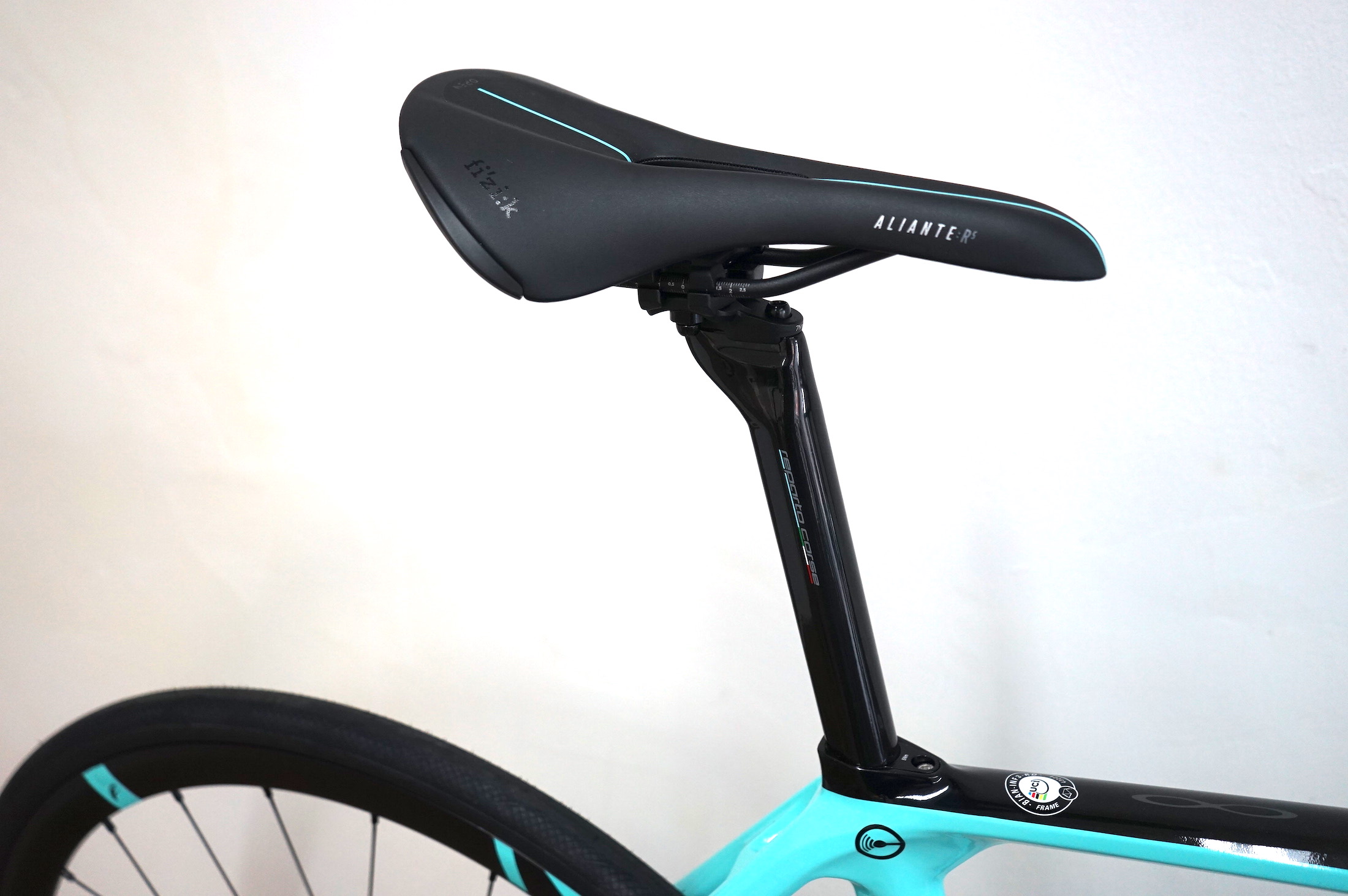 Bianchi INFINITO CV Disc Ultegra Di2 (2020) Color: 2A